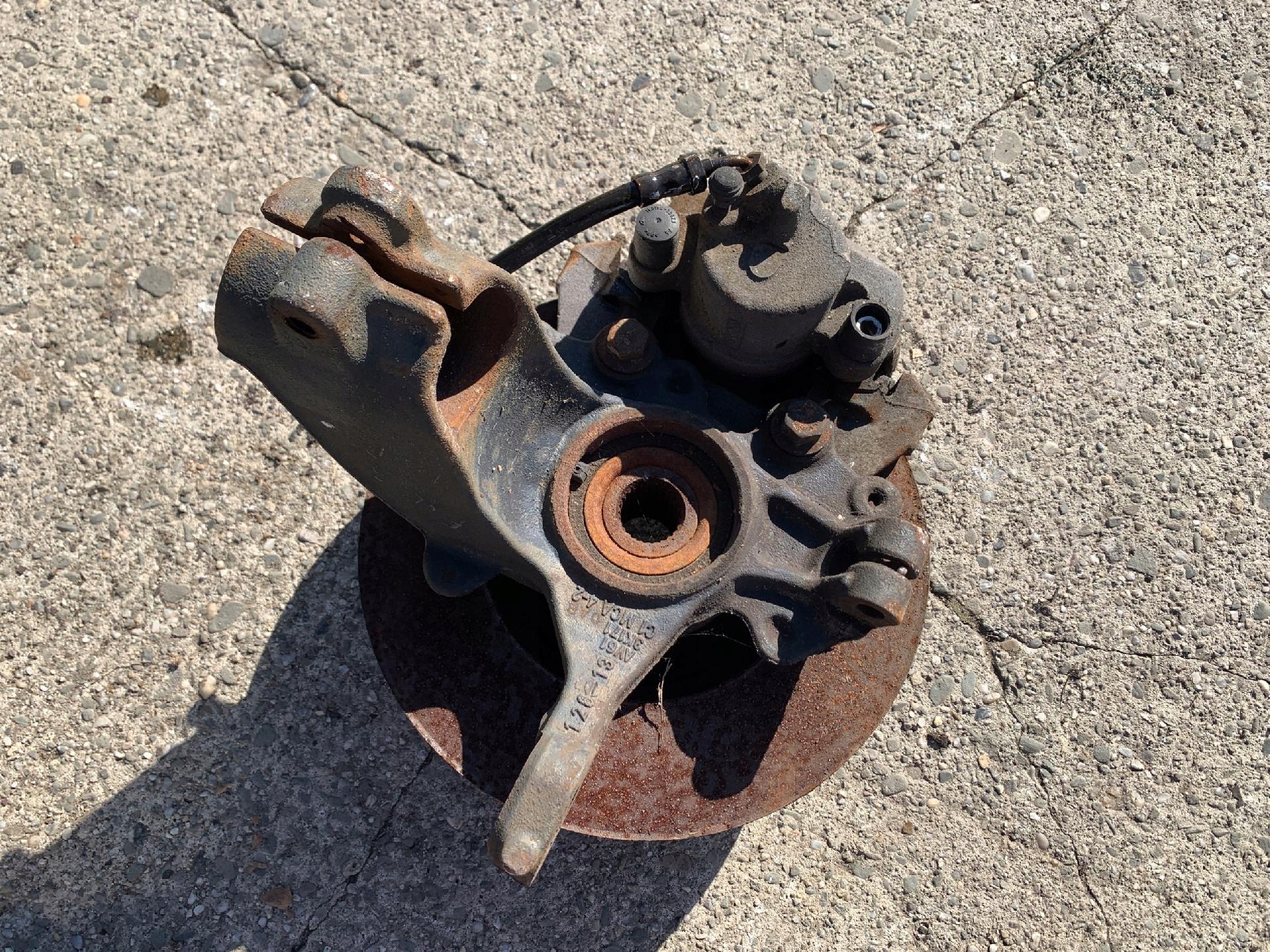 # swing caliper left front FORD FOCUS MK3