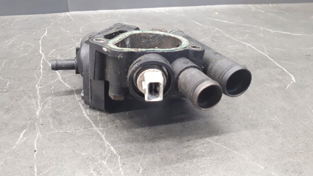 8200065390 Obudowa termostatu renault clio II 1.9 dci Jakość części (zgodnie z GVO) O - oryginał z logo producenta pojazdu (OE)