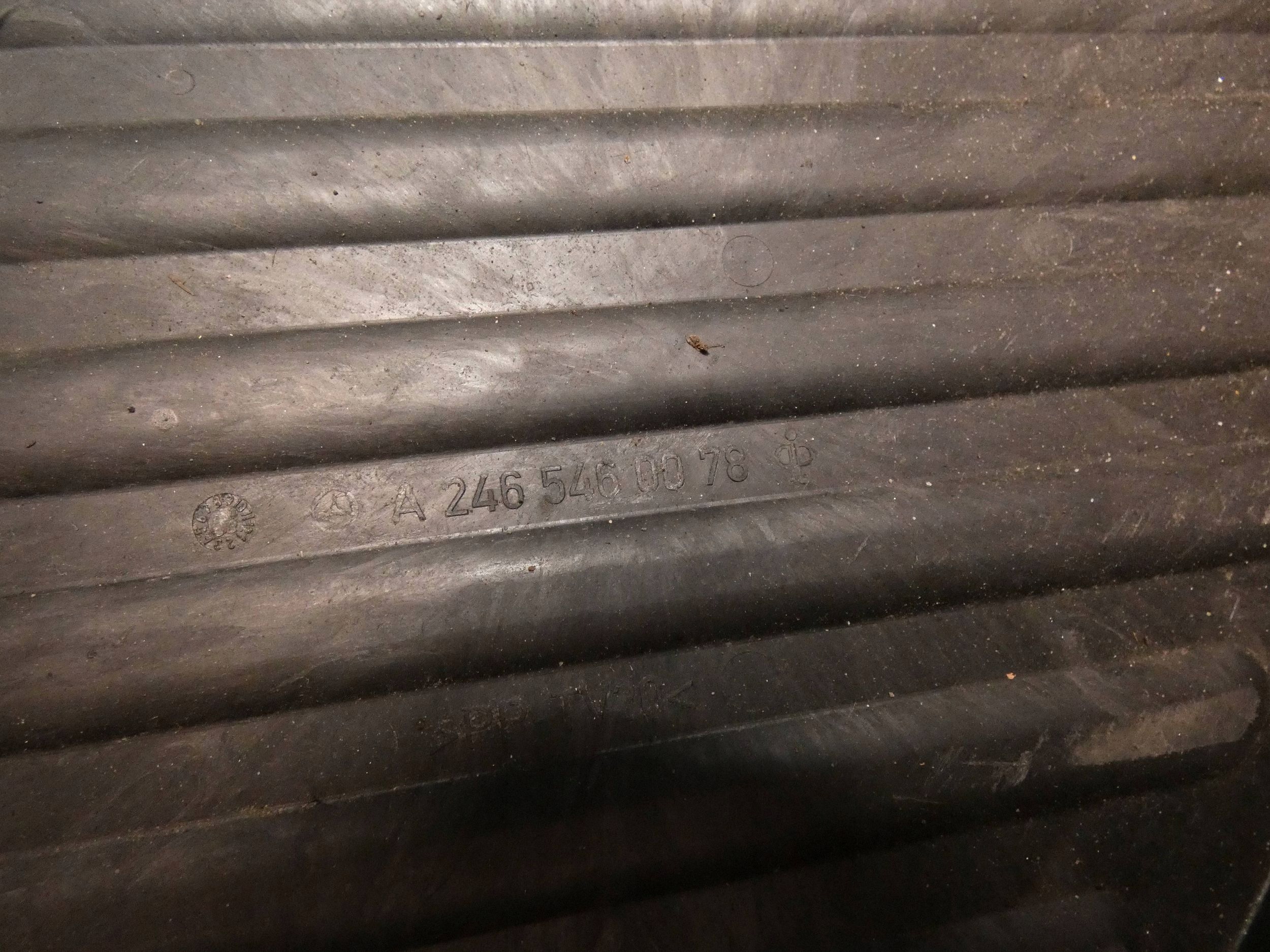 MERCEDES CLA W117 A W176 B W246 obal akumulátoru KOMPLET