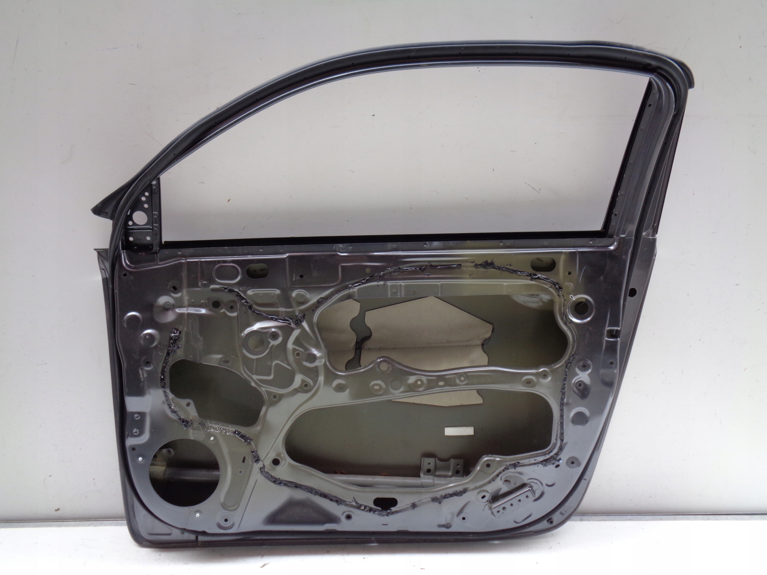 door right front TOYOTA IQ NR 40700