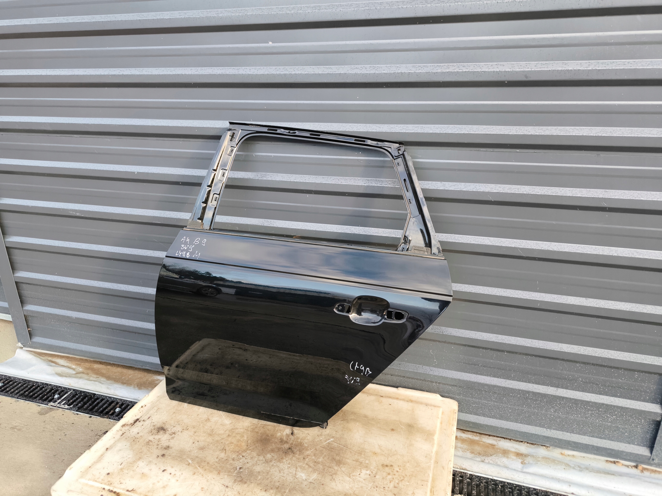 TÜR LINKS HECK AUDI A4 B9 LY9B AVANT / KOMBI 2016-2019