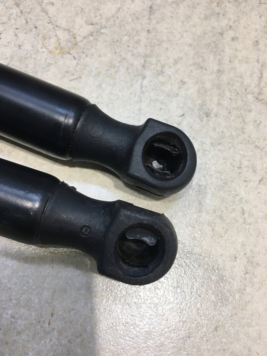 damper bonnet boot FOCUS MK1 HB GS0223