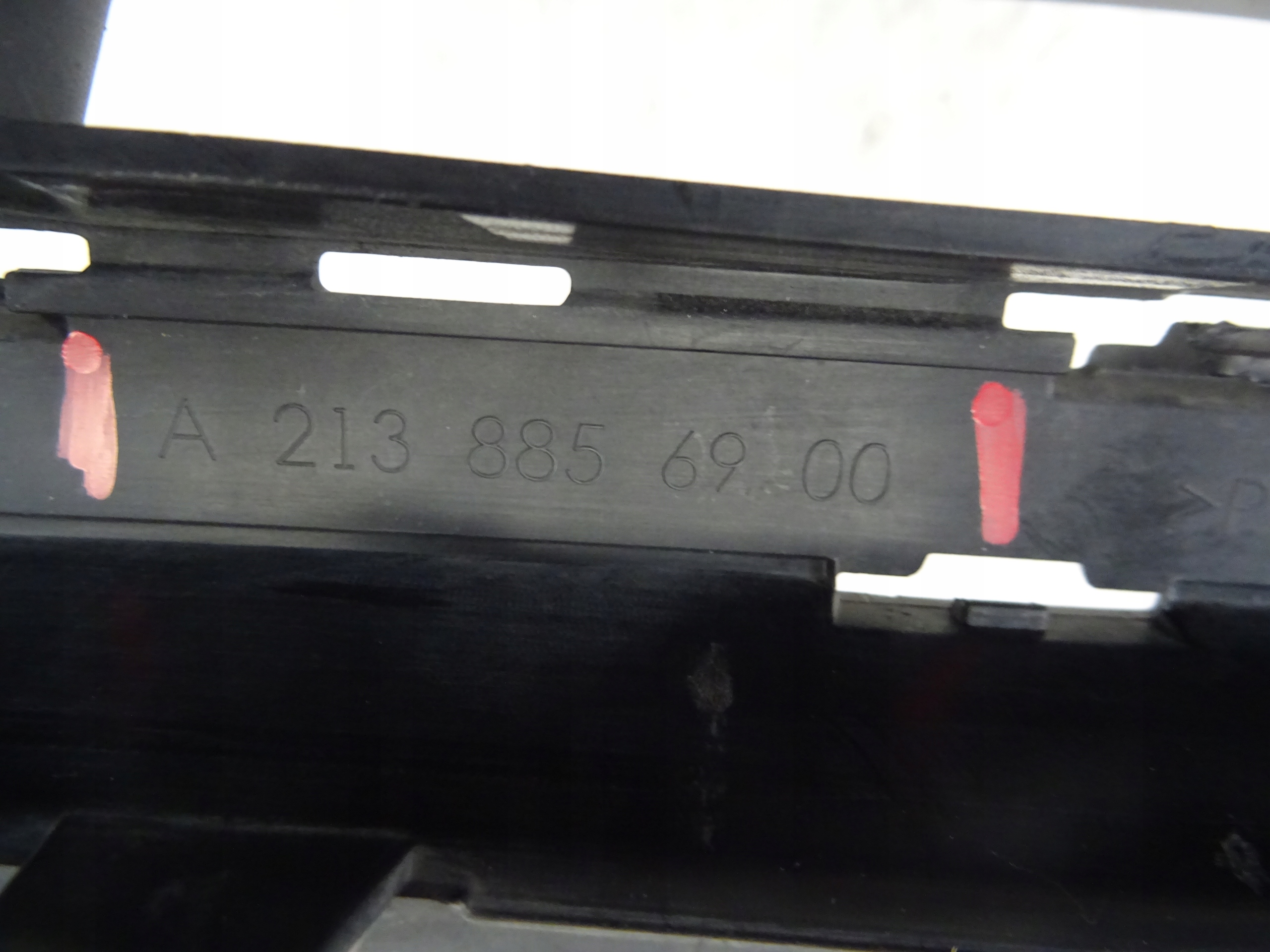 grid of a bumper front front central MERCEDES W213 A2138856900
