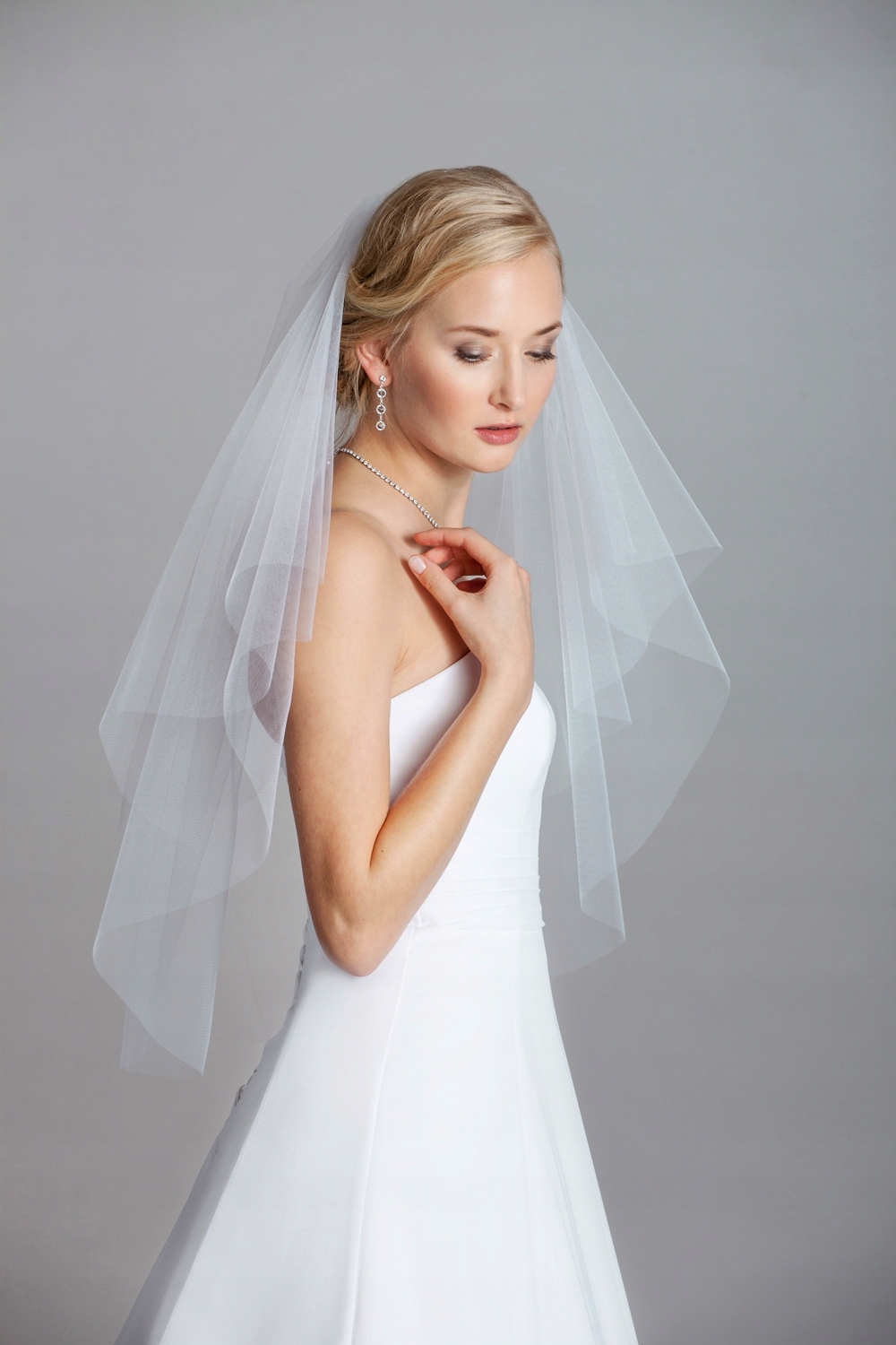 

Welon ślubny W-901 Ivory cięty