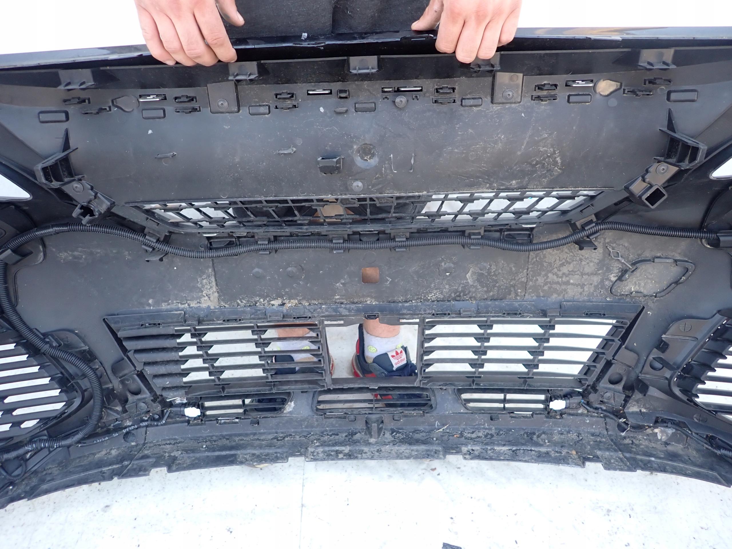 PEUGEOT 3008 II 16- bumper front front 6PDC