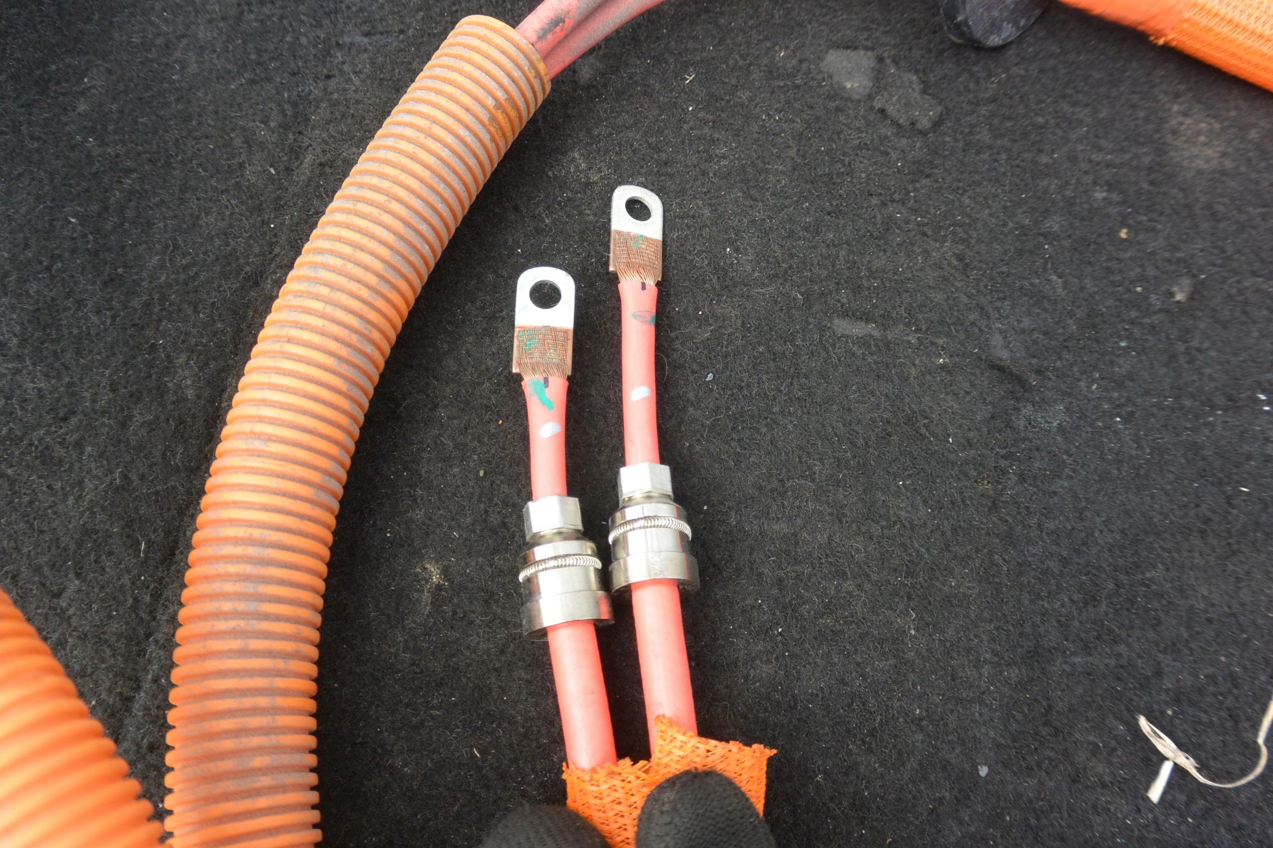KABEL PRIJENOS WYSOKIEGO NAPONA TESLA MODEL S