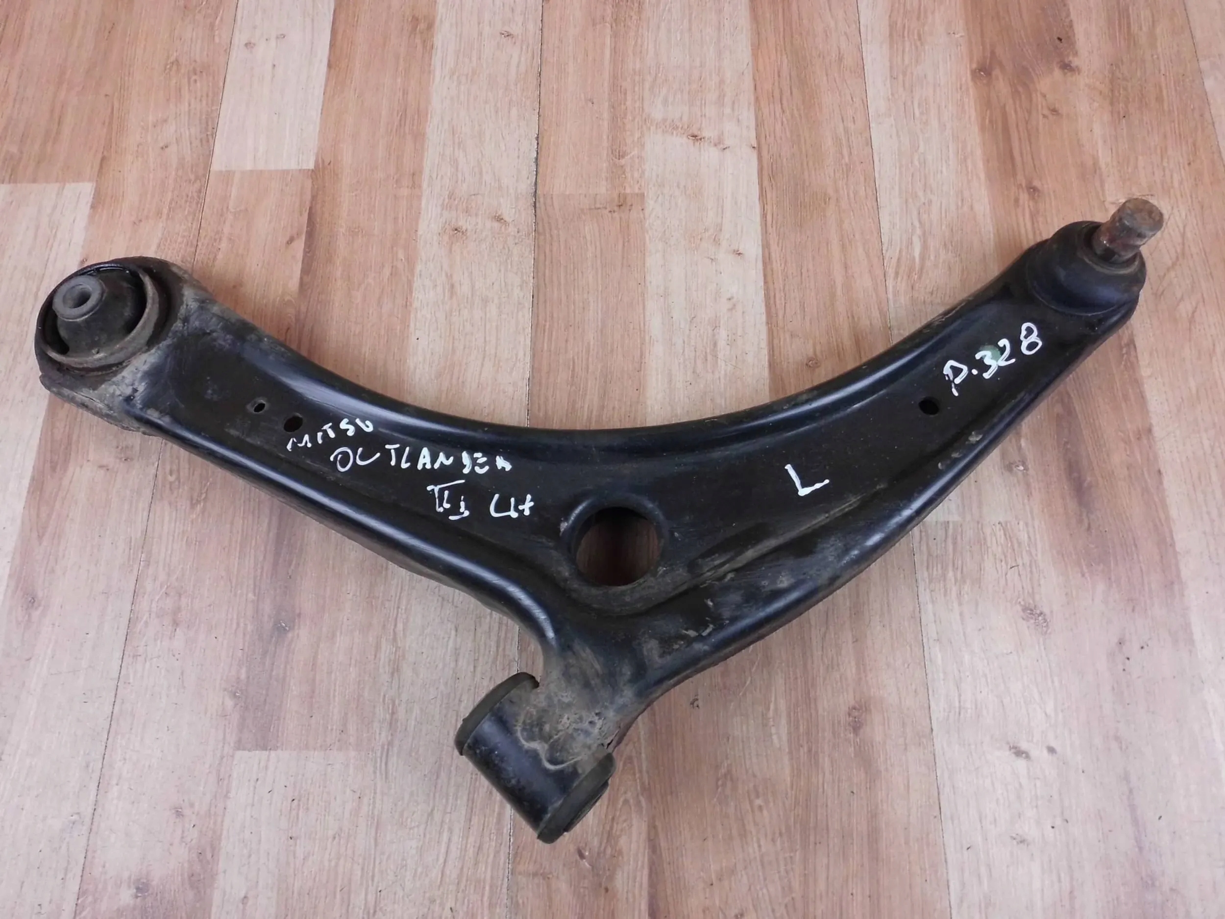 Mitsubishi Outlander III 2.4 PHEV LIFT arm front left front 4013A499 *