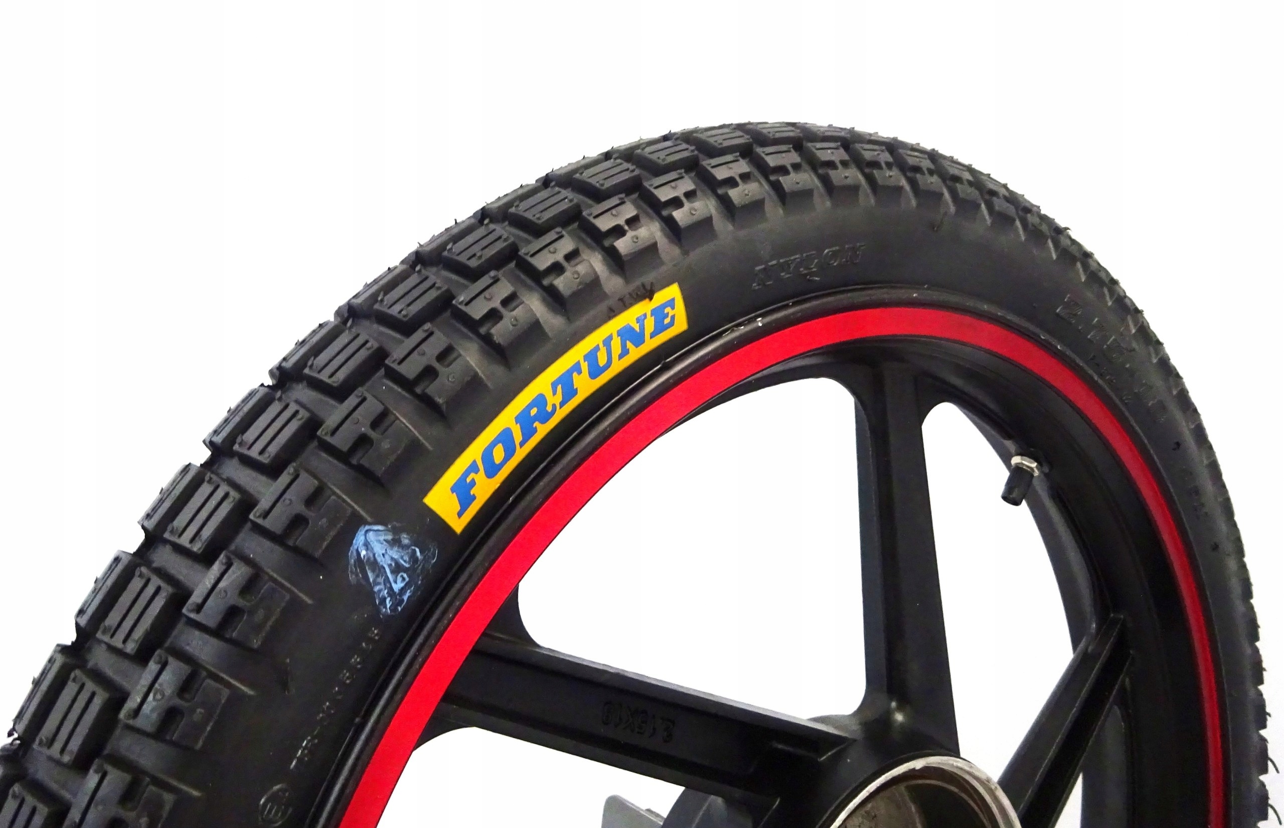 

Opona Motocyklowa 18X2.75 M879 Fortune