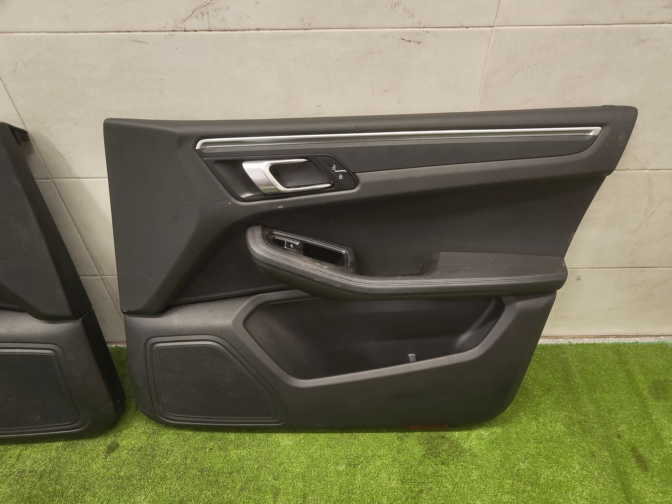 PORSCHE MACAN LIFT side side upholstery door KOMPLET