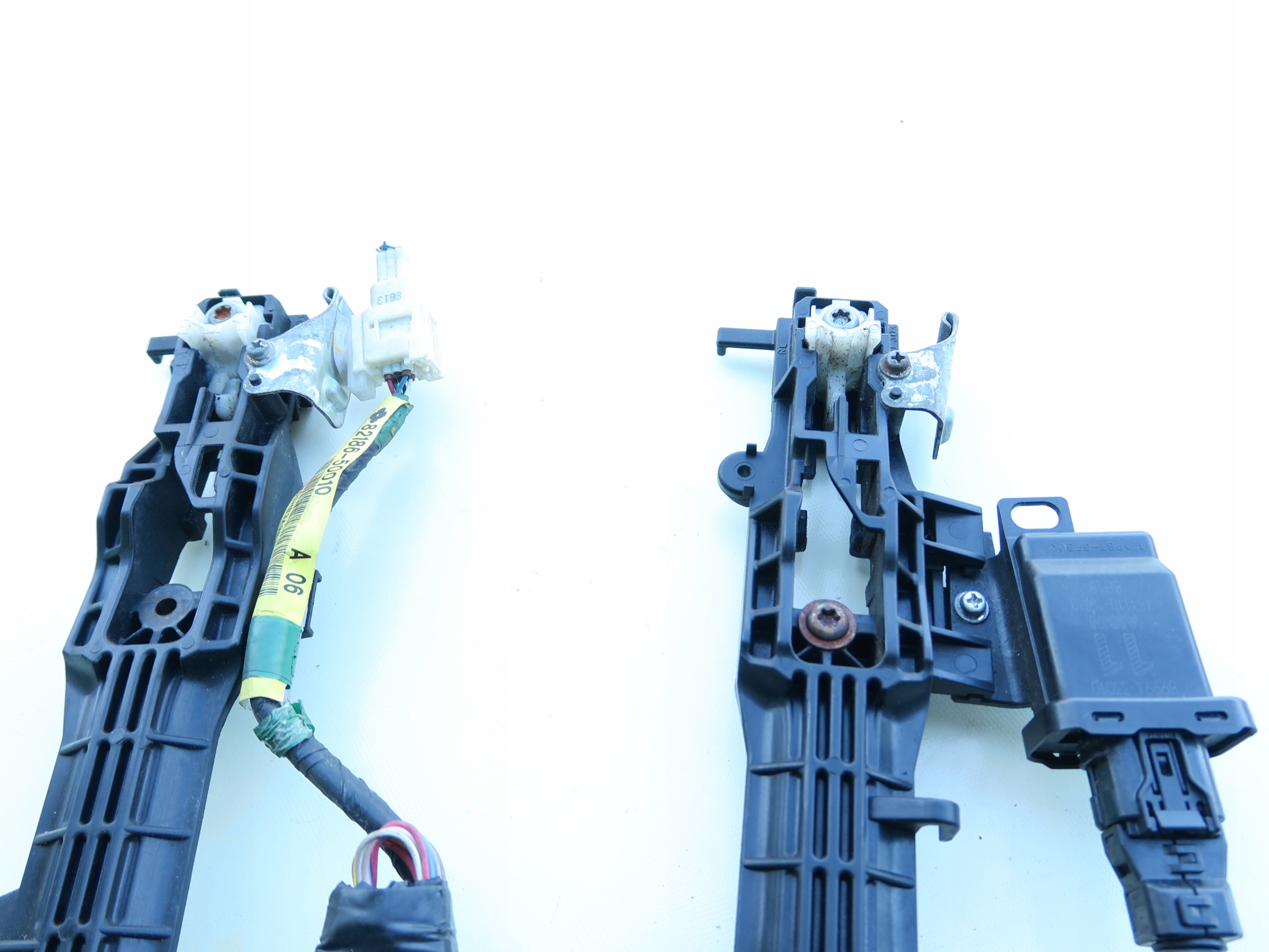 SLIZGI KLAMEK LEXUS LS 600H LS460 IV 07 Strona zabudowy przod tyl