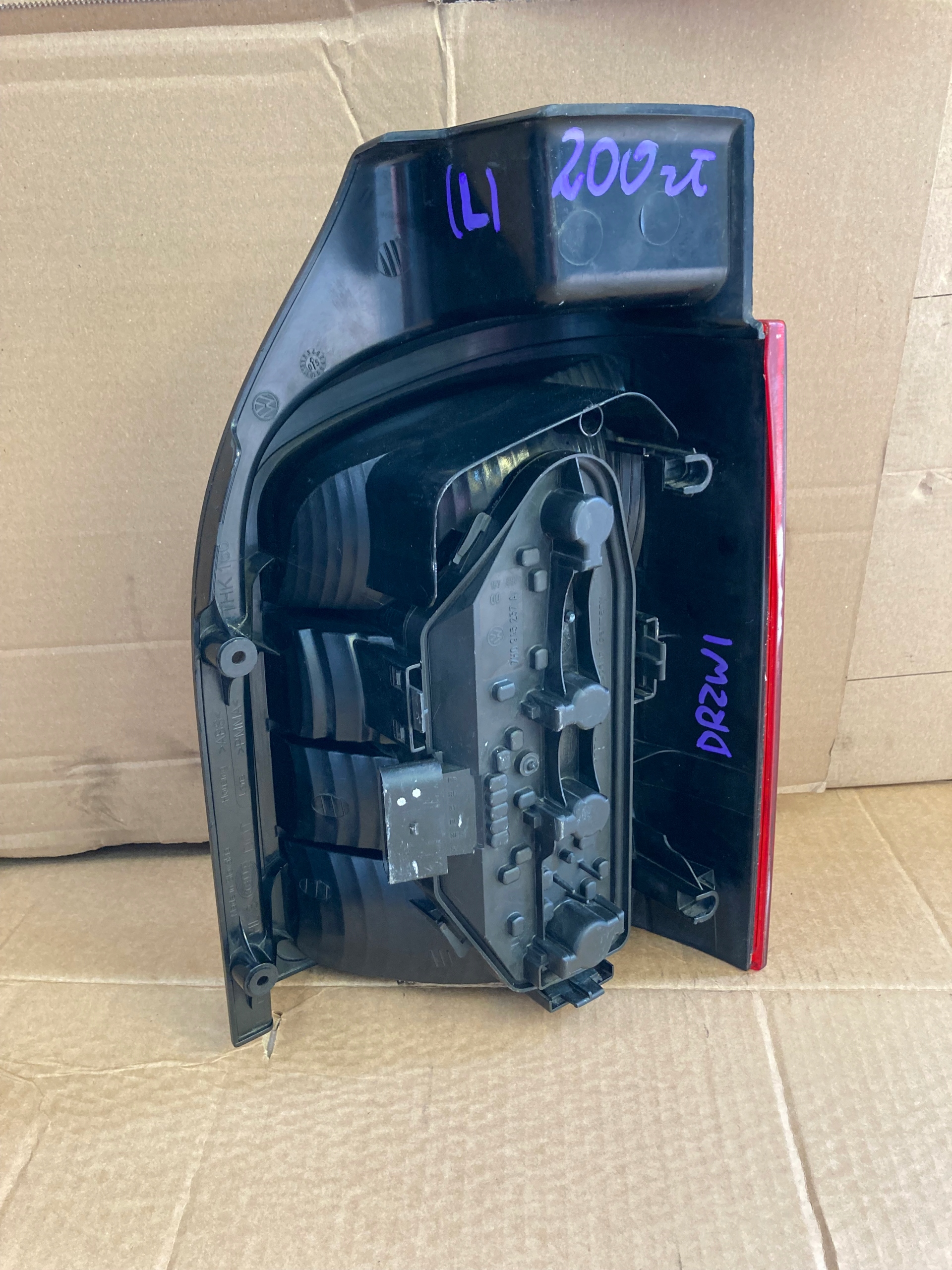 T5 TRANSPORTER light rear left WERSJA Z DRZWIAMI