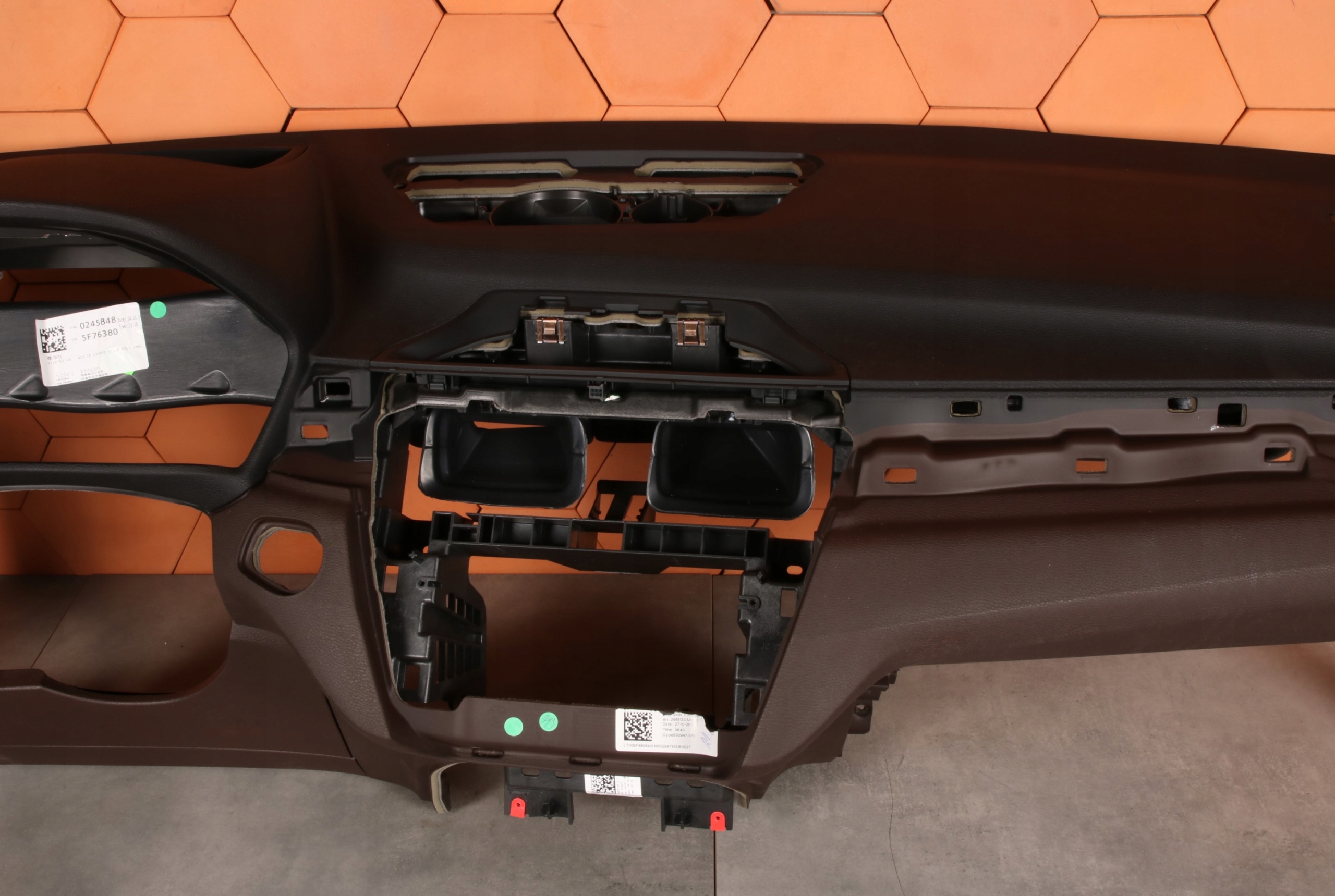 BMW X1 F48 originál dashboard instrument panel console MOKKA HEAD UP HUD