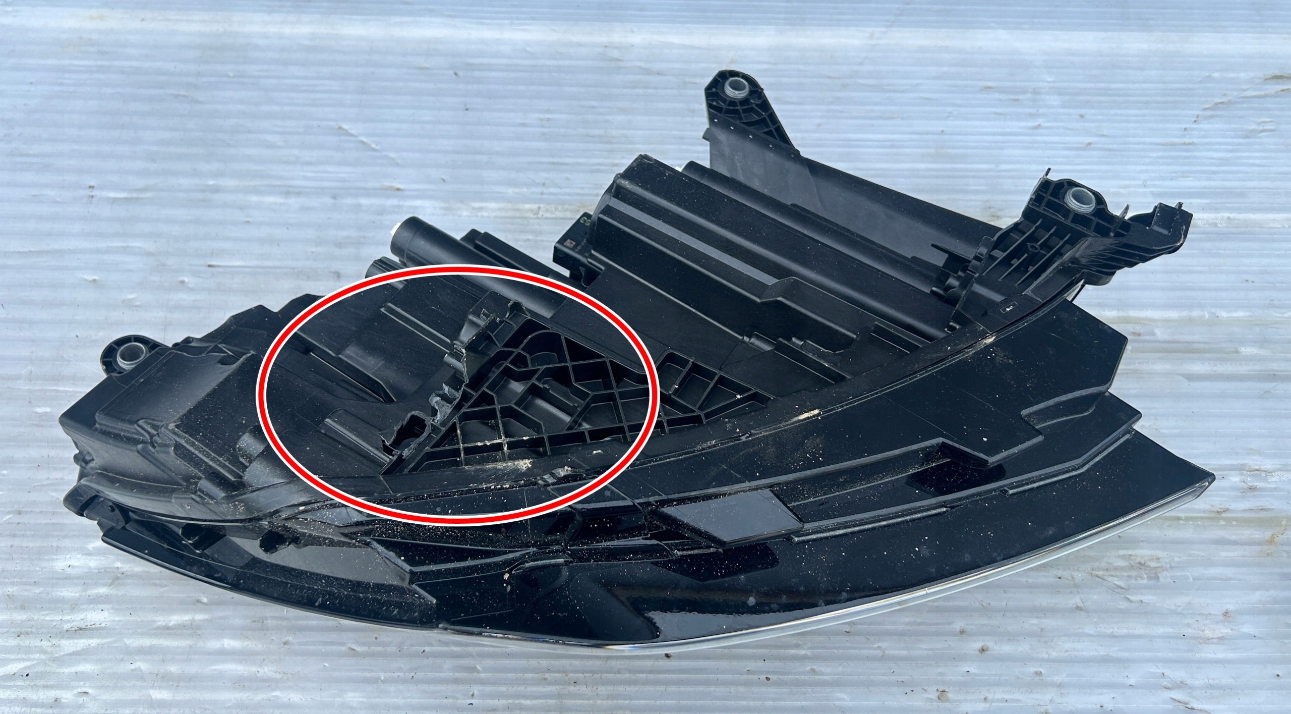 light left front SKODA ENIAQ FULL LED 5LB941015H