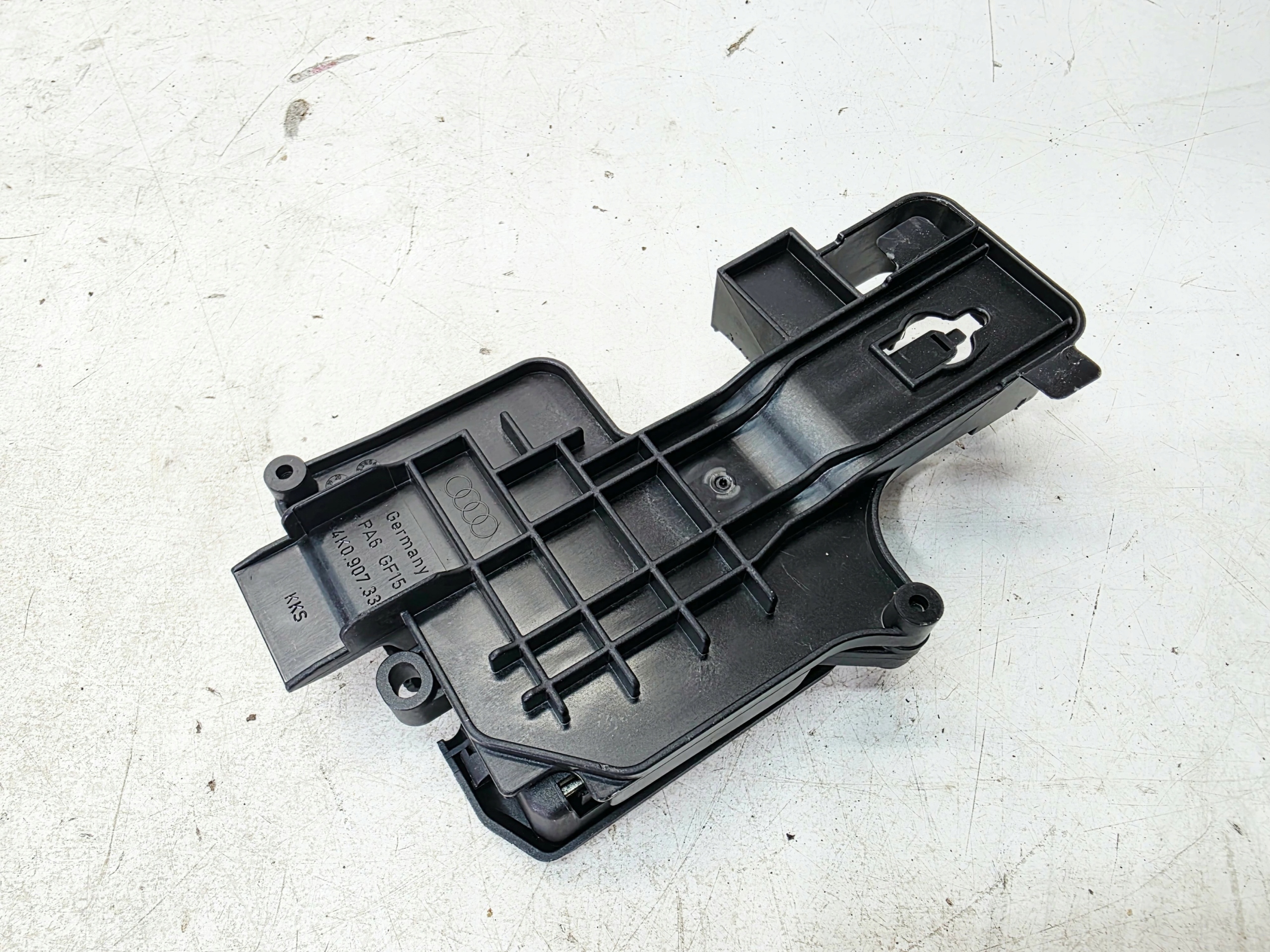 Kasten der Sicherungen AUDI A6 C8 A7 4K0907334