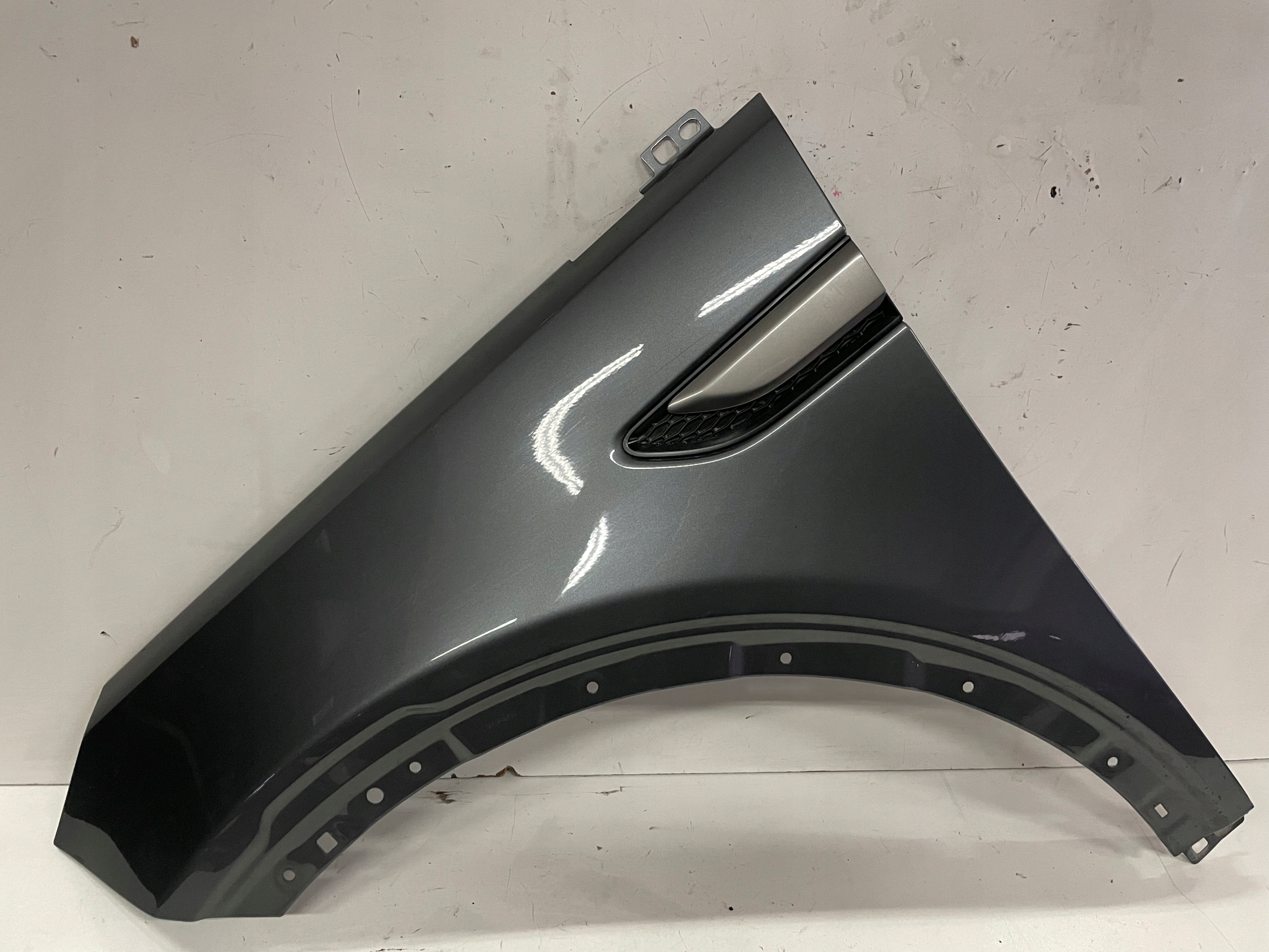 Land Rover Discovery Błotnik przód oryginał