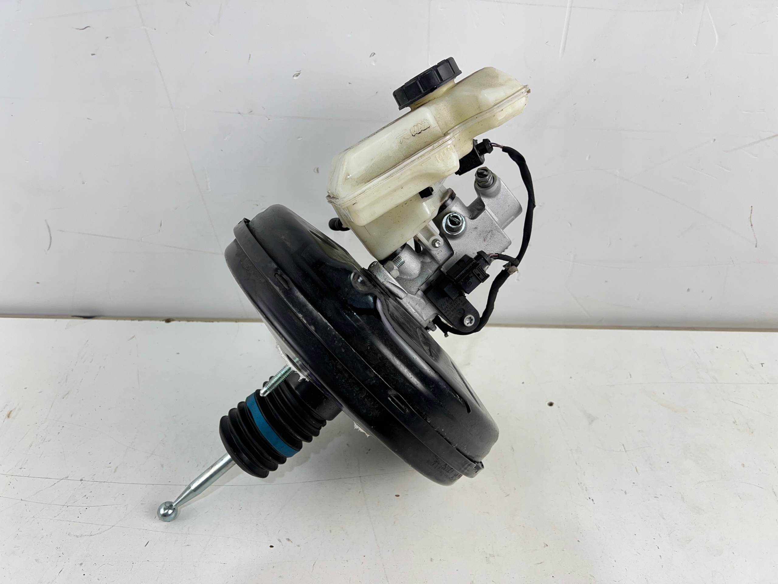 Servo bremsen SEAT VW SKODA 2Q0614105R