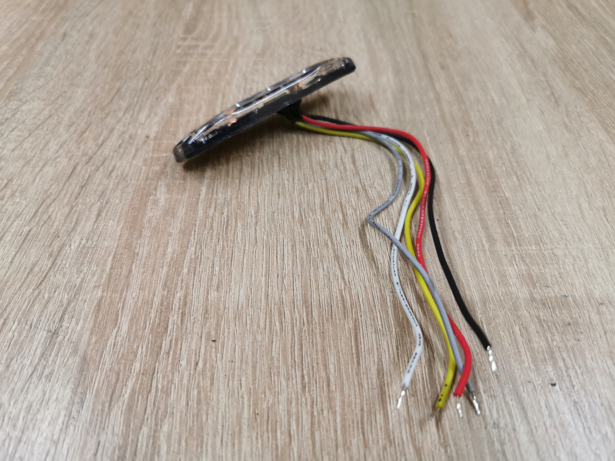 Lampa Stroboskop SLIM 9W pomarańcz 3 LED 12/24V Źródło światła LED