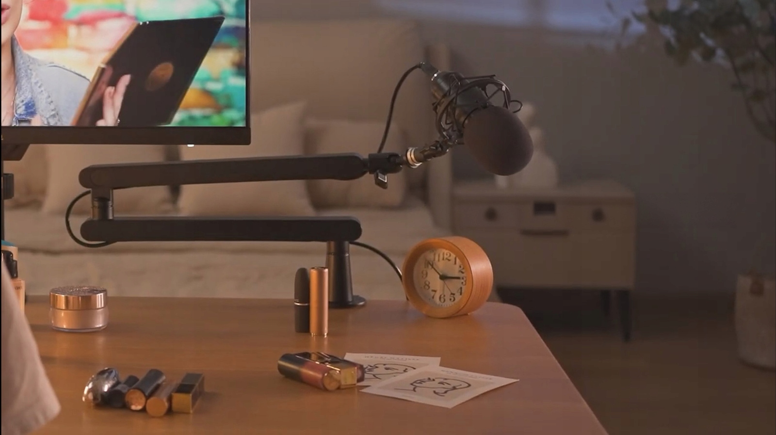 Low Profile Statyw Biurkowy do Mikrofonu Antywibracyjny Spacetronik SPA101B Model SPA-101