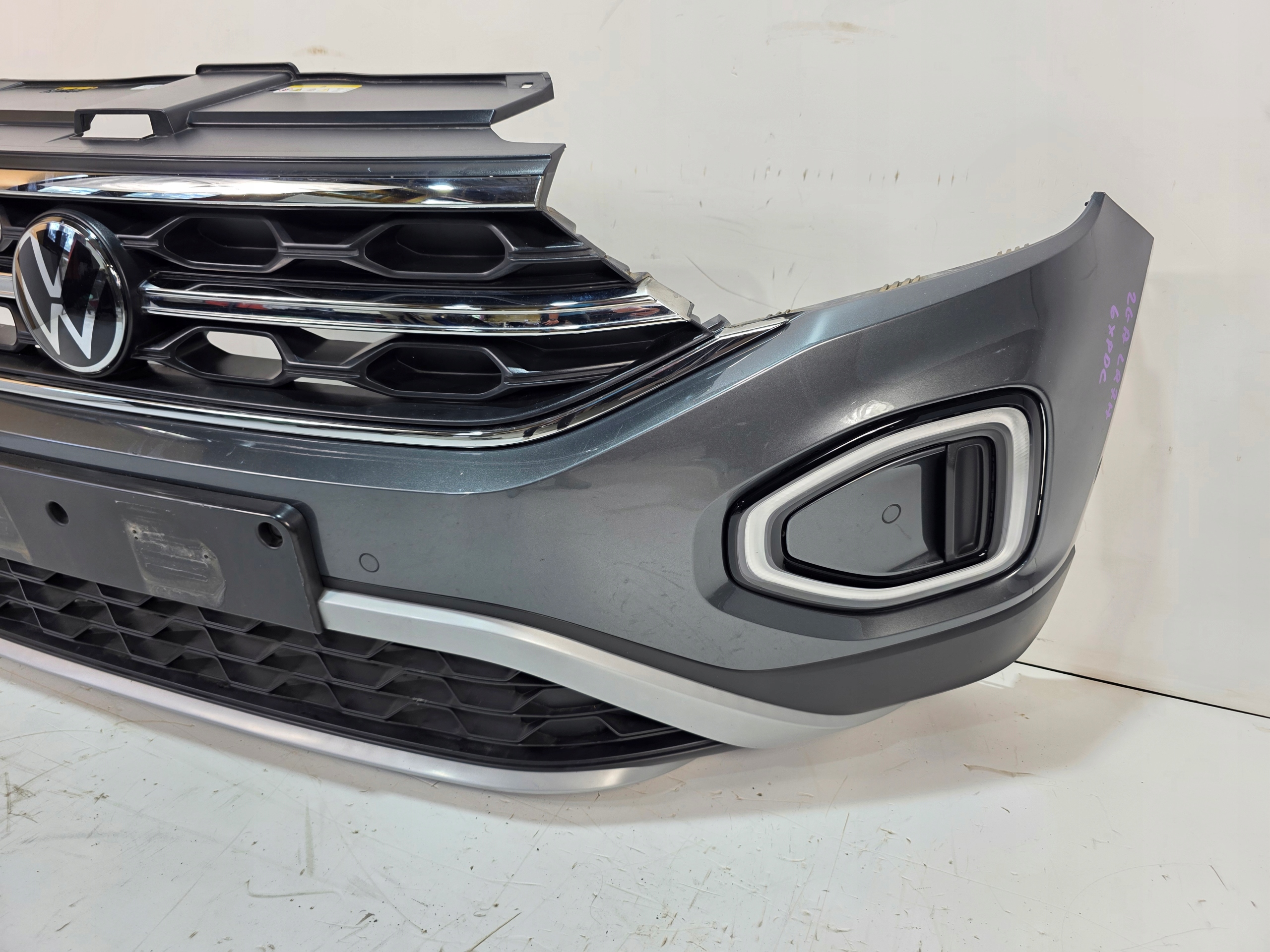 front bumper VW T-ROC 2GA LIFT 6XPDC LED LR7H
