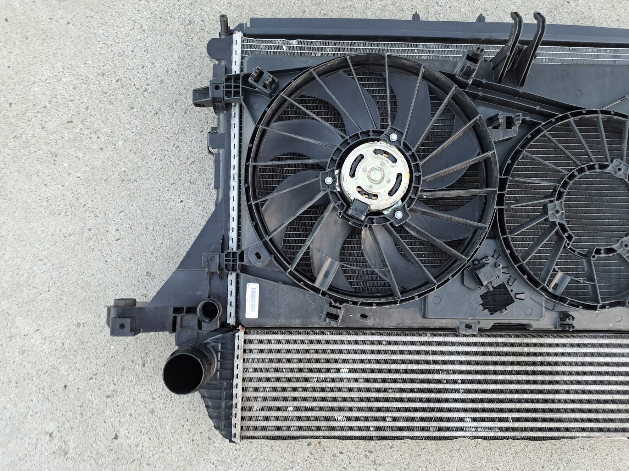 chladič ventilátor intercooler stěna přední RENAULT MASTER III 2.3 DCI
