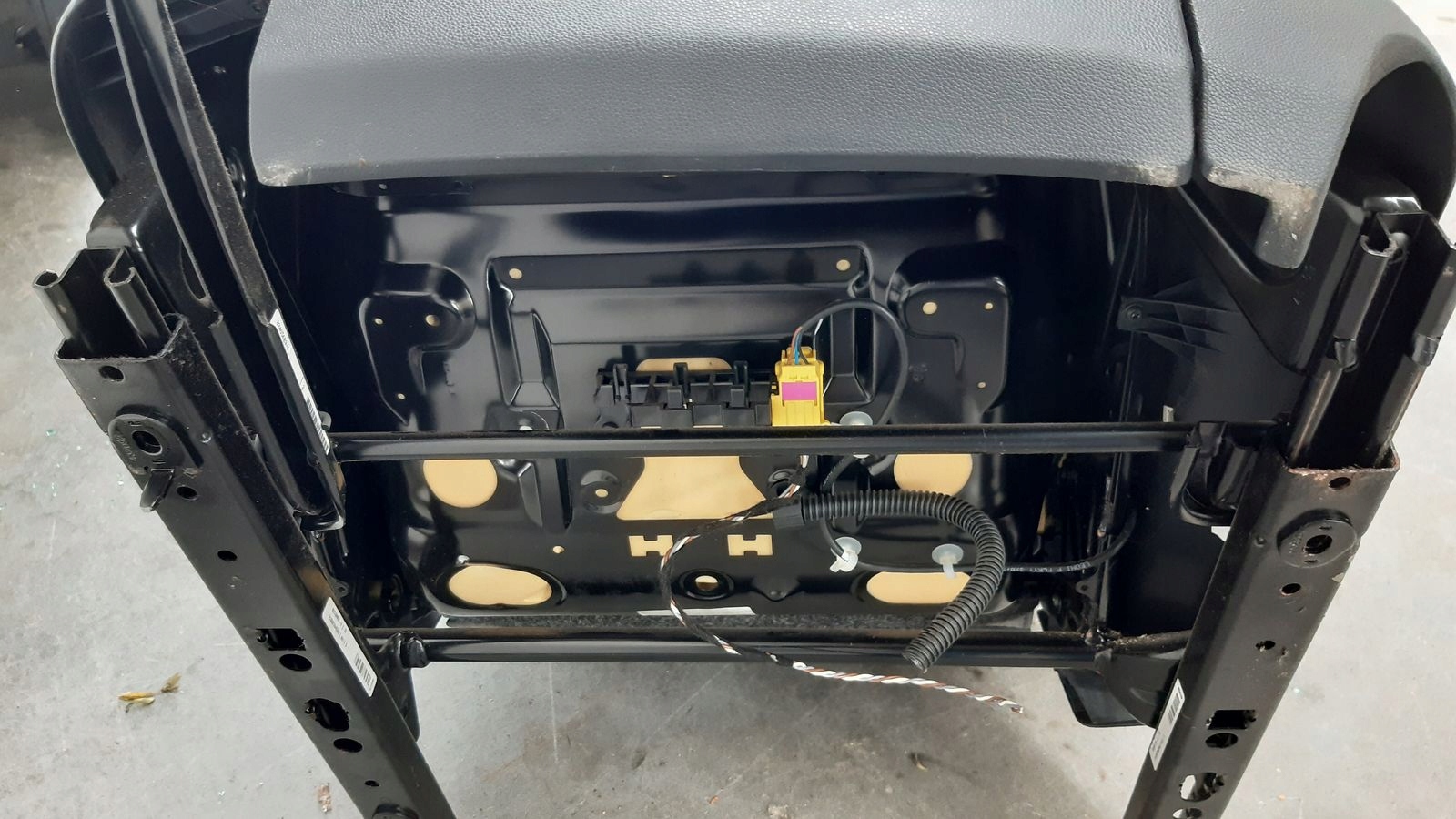 seat front left driver´s Skoda Fabia II 1,4 16V