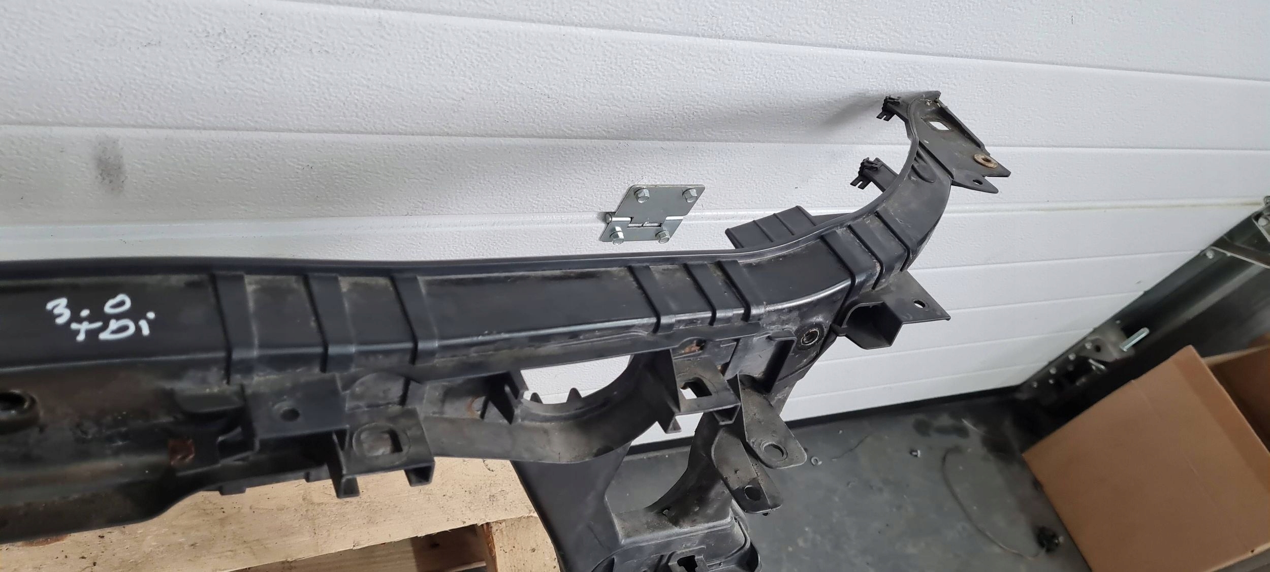 Q5 8R support panel for radiators pillar iron 8R0805594 8R0805594B