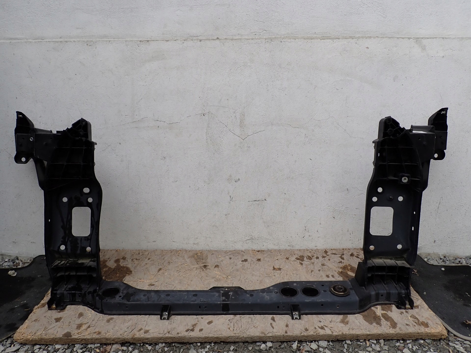 support panel for radiators pillar iron HYUNDAI TUCSON 3 III TL TLE 2015-2021R