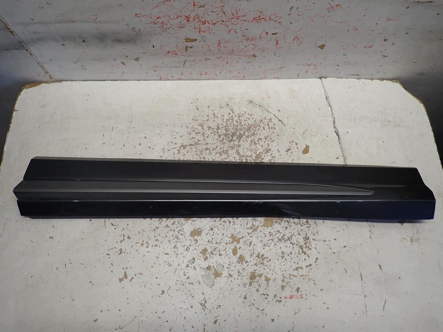 moulding door right front AUDI Q3 II 2018- 83A853960A