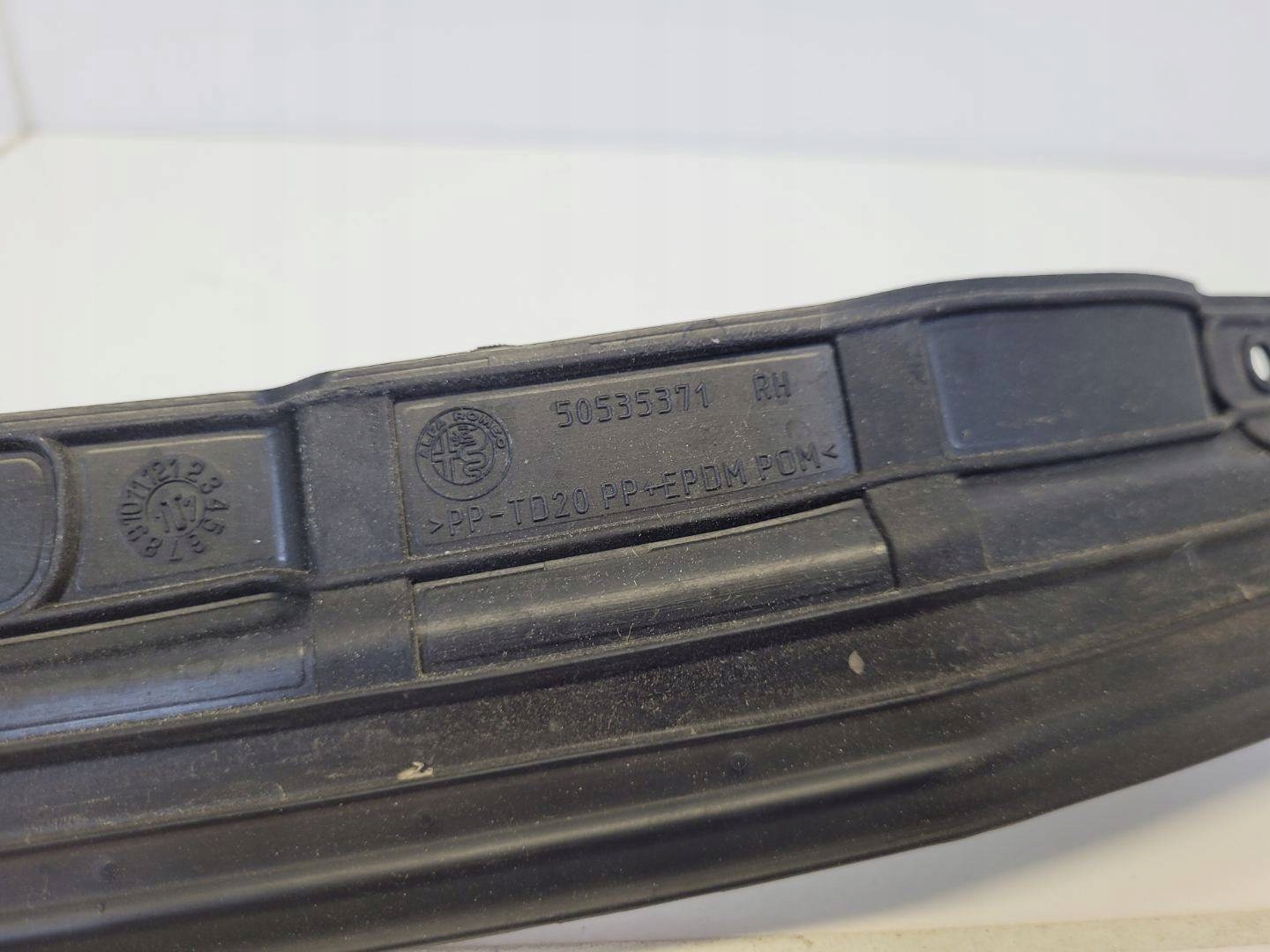 gasket door front right side Alfa Romeo Stelvio 2017 50535371