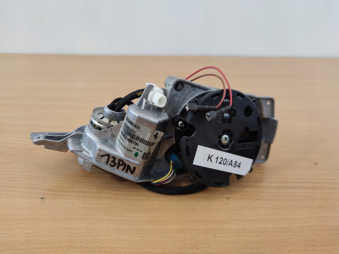 FERRARI BERILNETTA F12 PRAWE LUSTERKO WNĘTRZE BDB