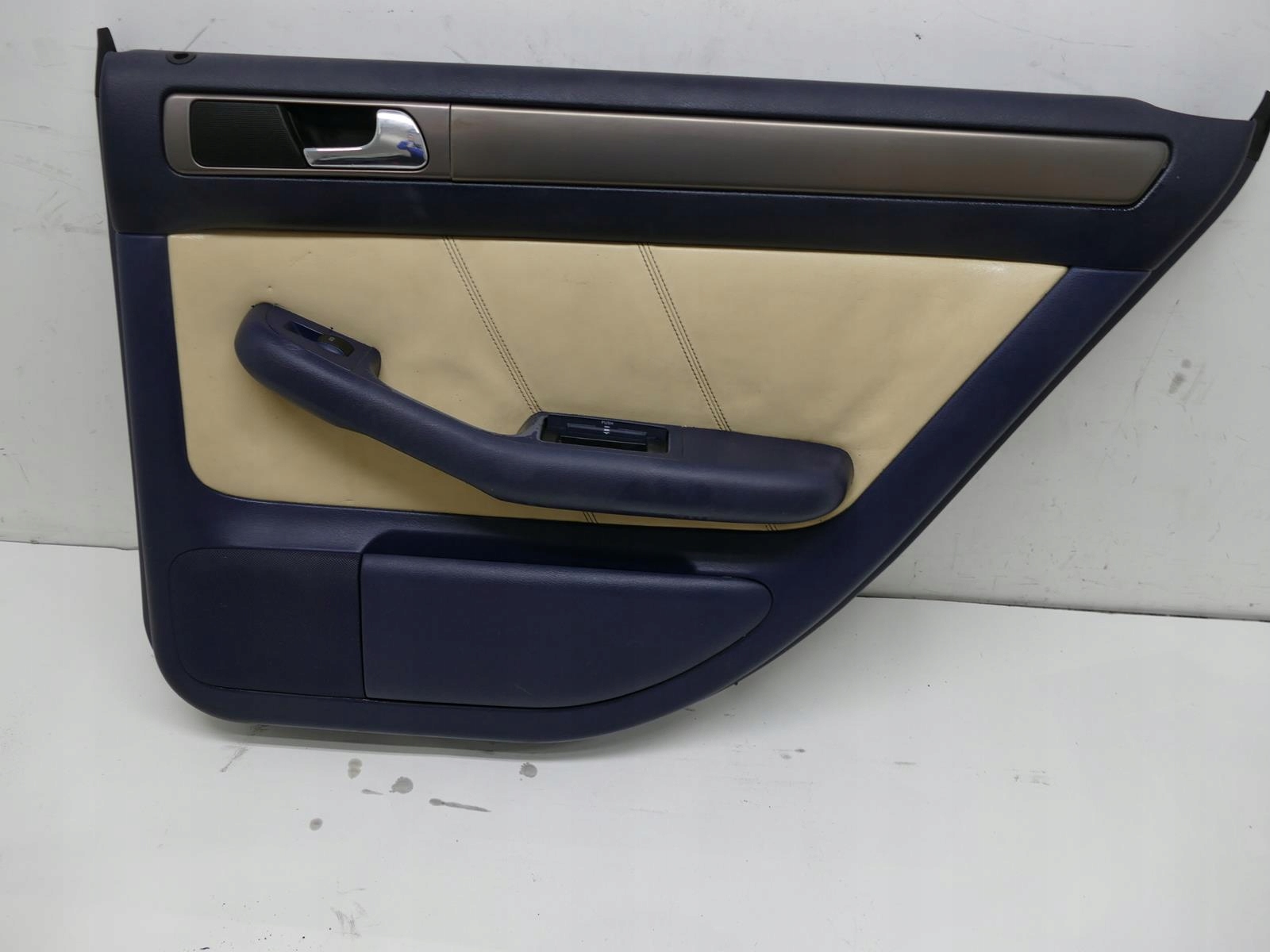 дверные карты кожа Audi OE 4b0863982