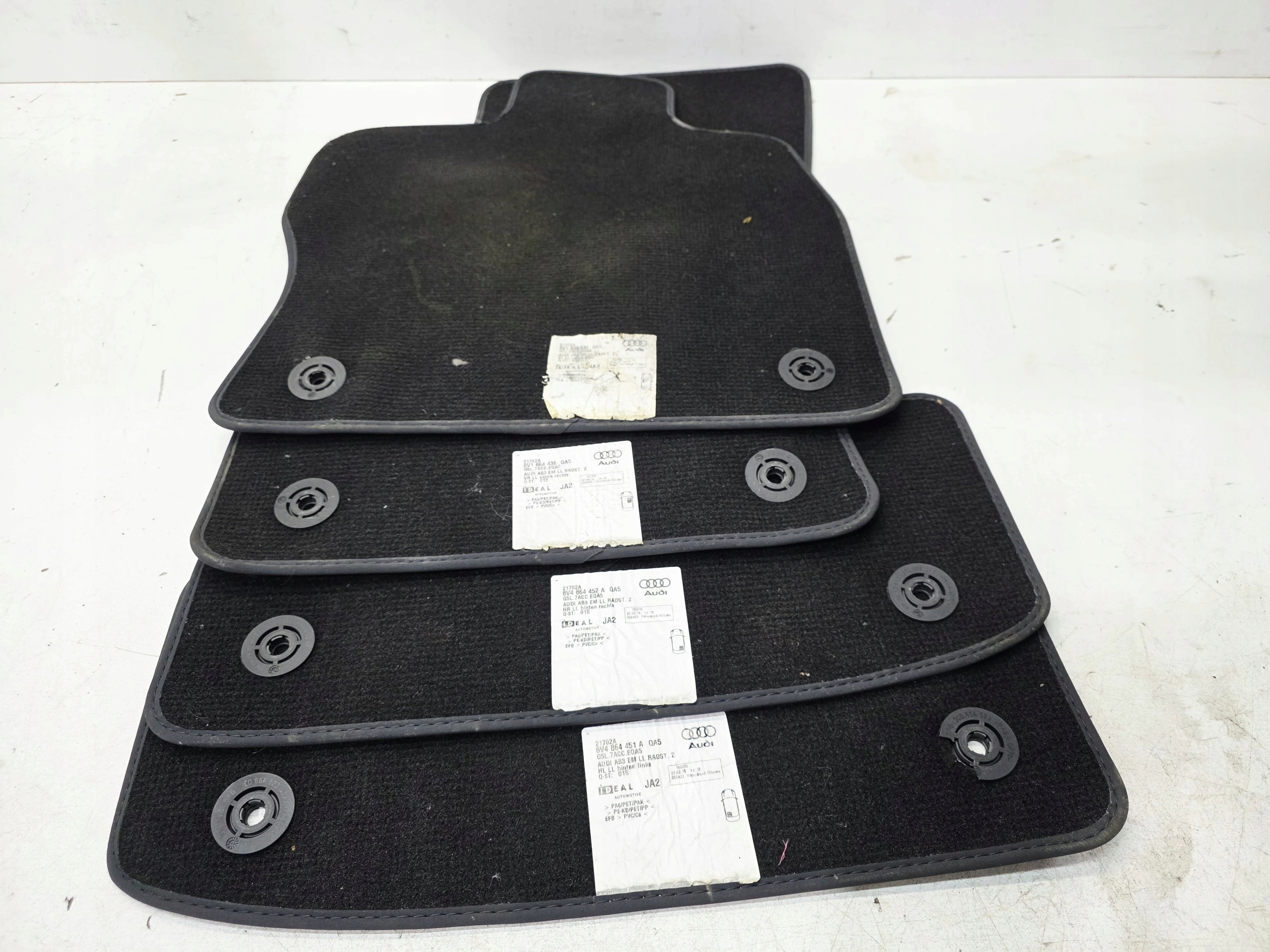carpet mats MATERIAL WELUR AUDI A3 8V 8V1864435 8V1864436 QA5