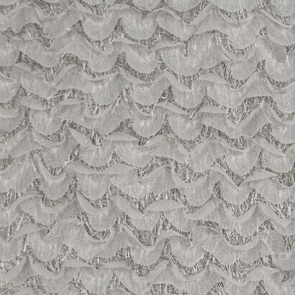 Elegantná hotová záclona Tiffany Eva Minge 135x250 strieborná glamour s volánikmi