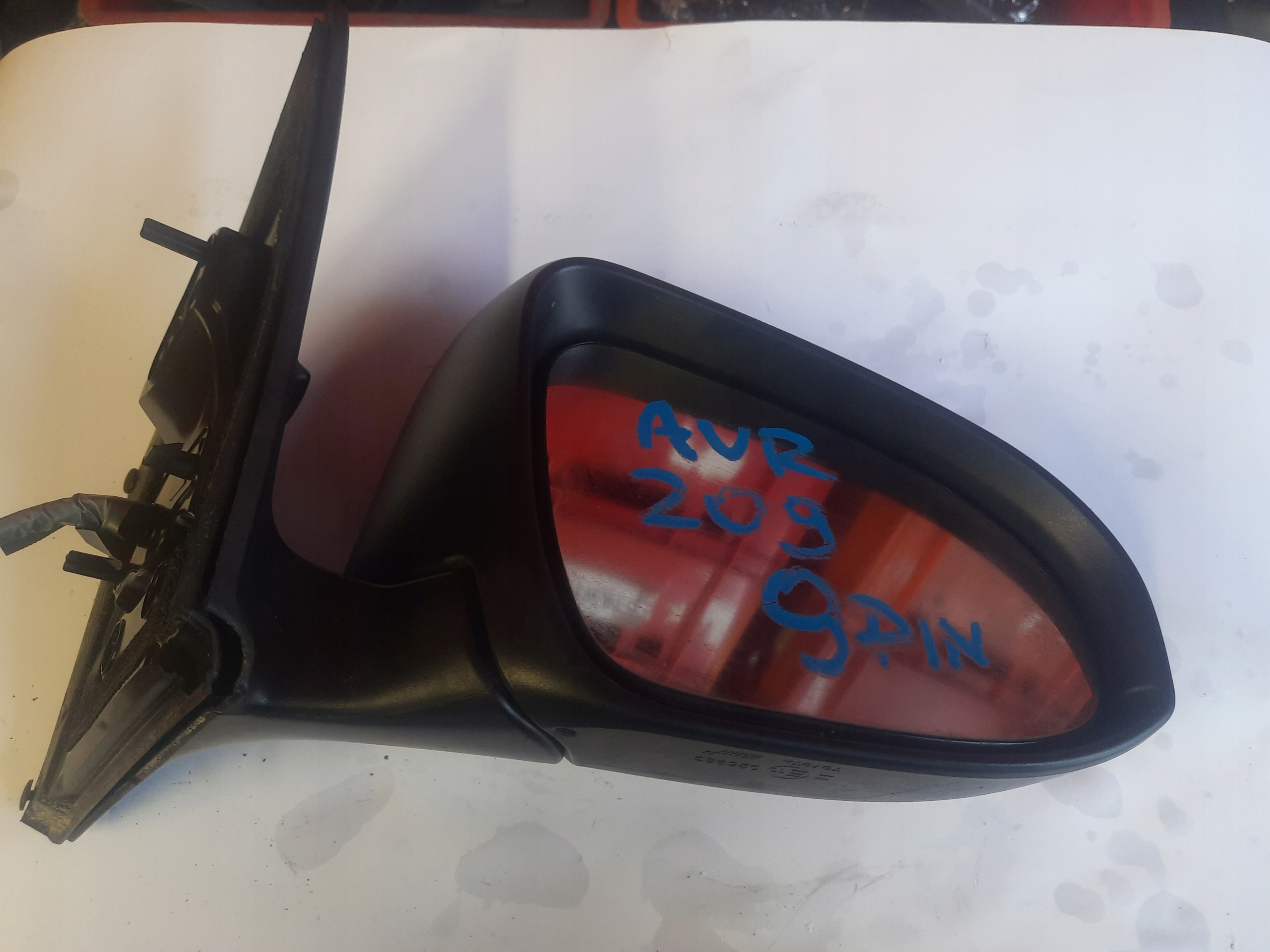 LUSTERKO PRAWE TOYOTA AURIS II 15-18r 9 PIN 209