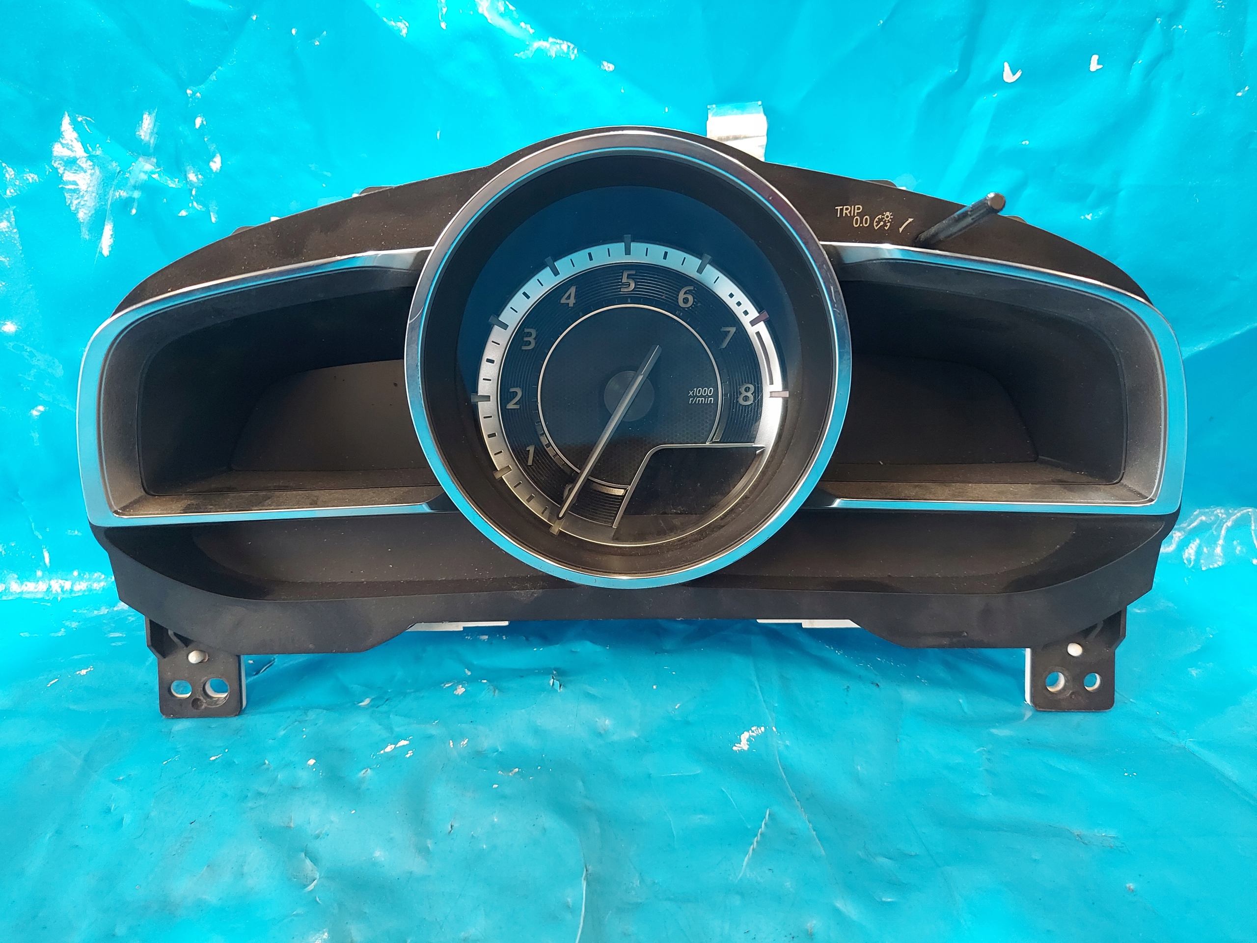 dials clock MAZDA CX3 2016 R J8DE5WD