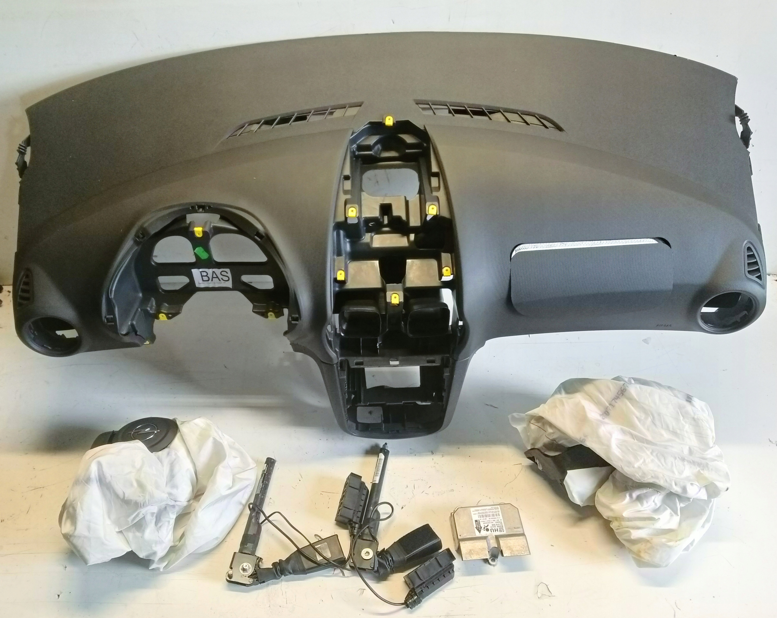 console dashboard instrument panel opel CORSA D