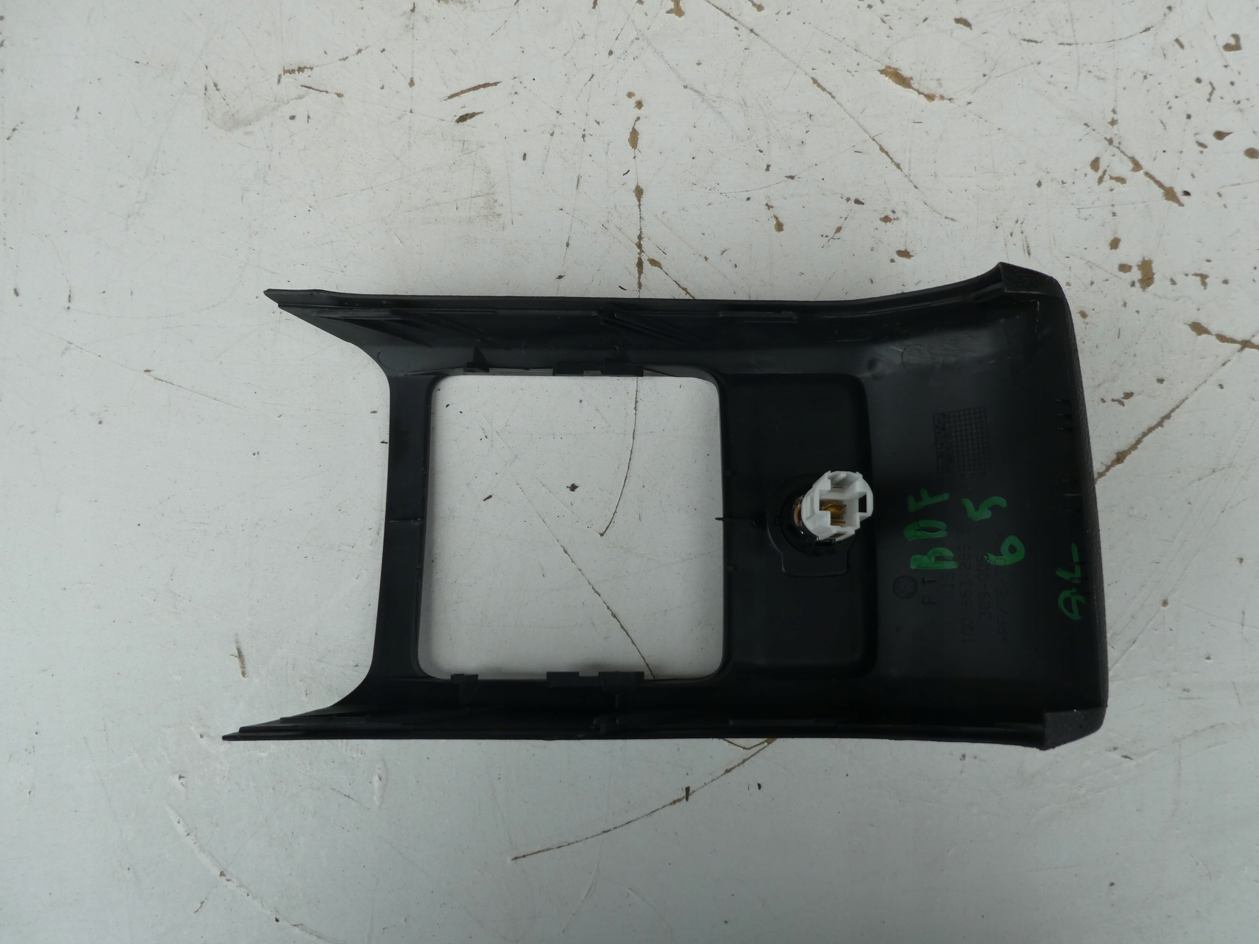 VW SCIROCCO frame spoiler TUNELU 1Q0863289E