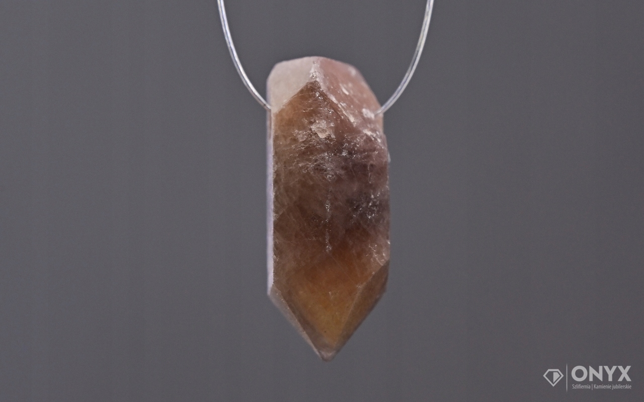 Rubín provrtaný přírodní křišťál 15,5x7,5 mm