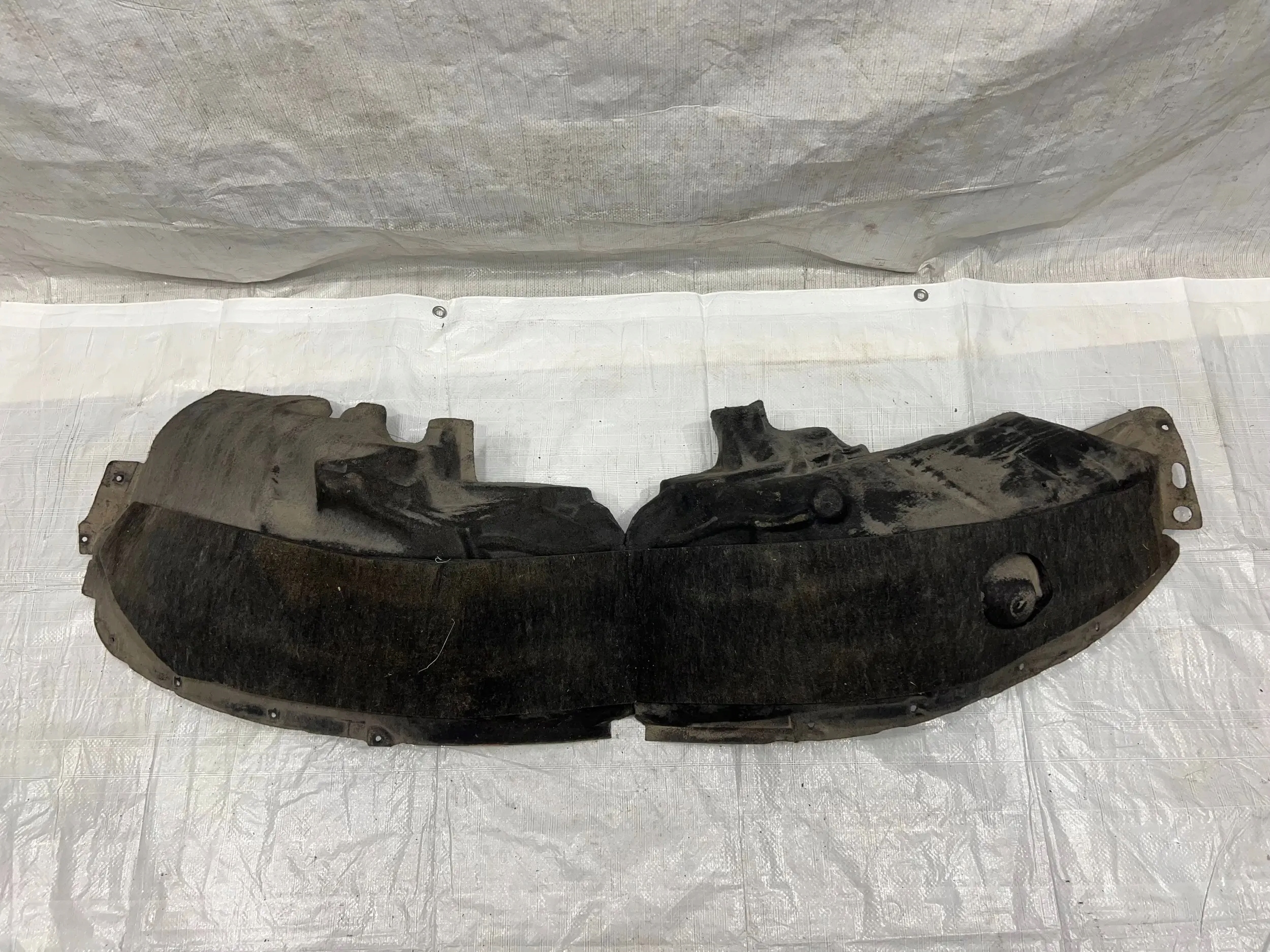 MASERATI GRECALE NADKOLE TYŁ TYLNE PRAWE Producent części Maserati OE