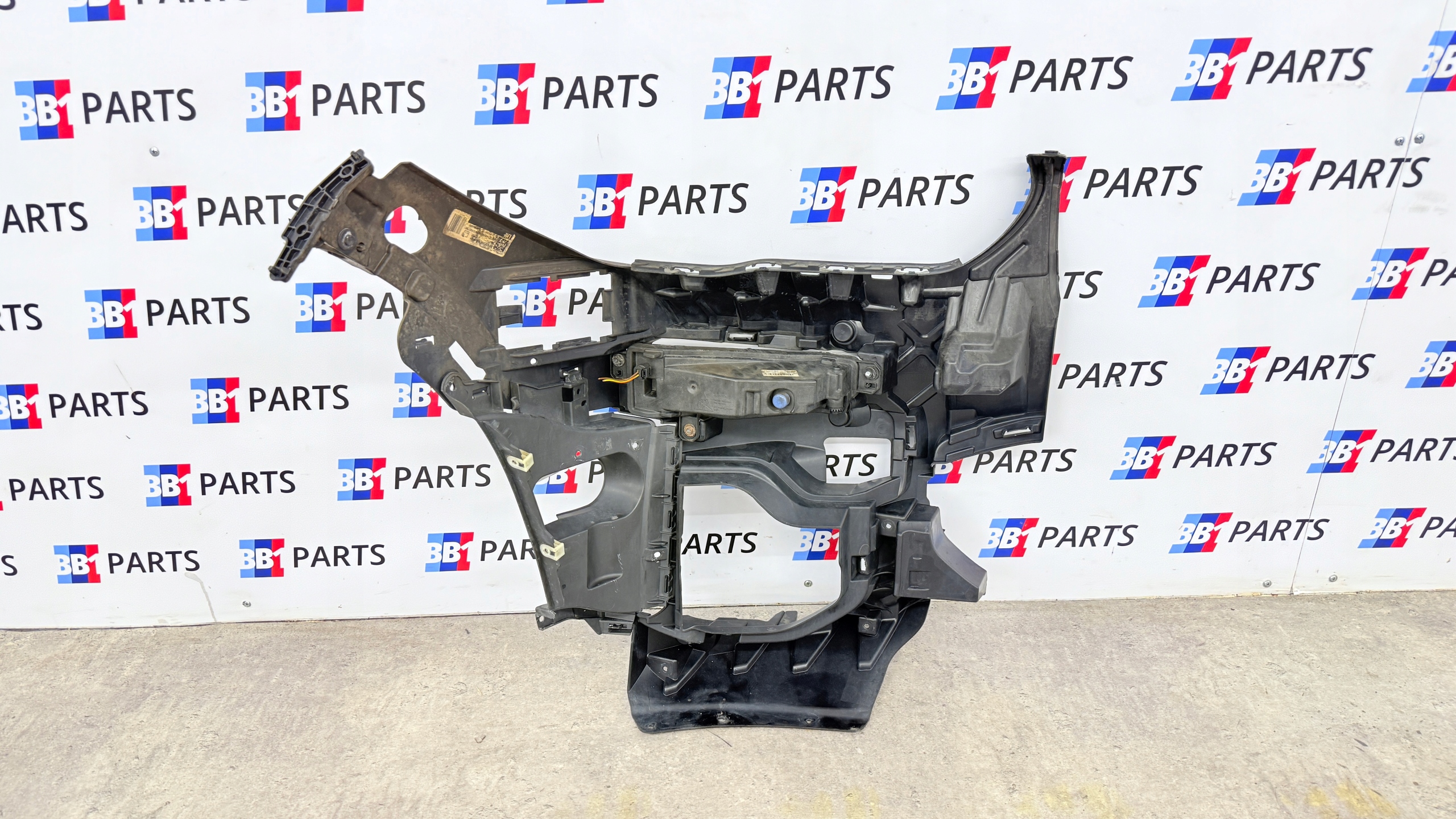 BMW G05 X5 bumper bracket left front m-packet fog light 8069227 8089501