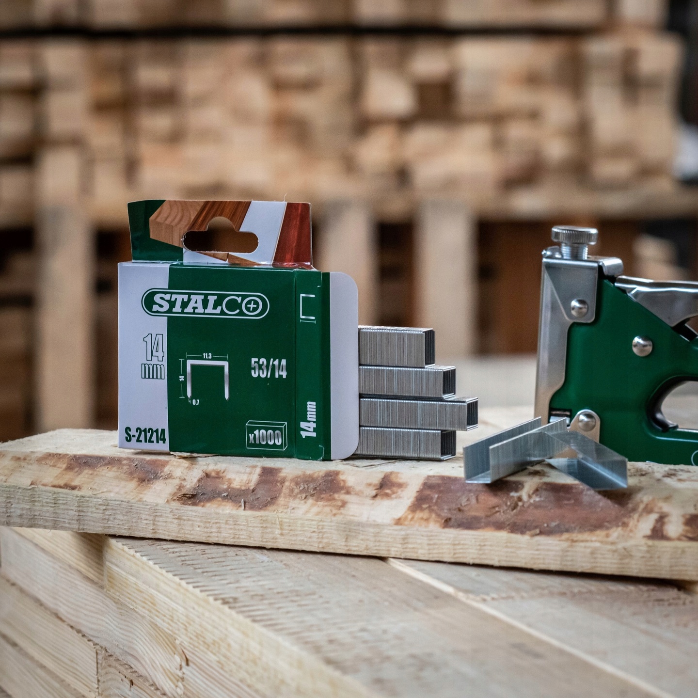 MOCNY ZSZYWACZ TAKER TAPICERSKI STALOWY 4-14MM Minimalna długość zszywek 4 mm