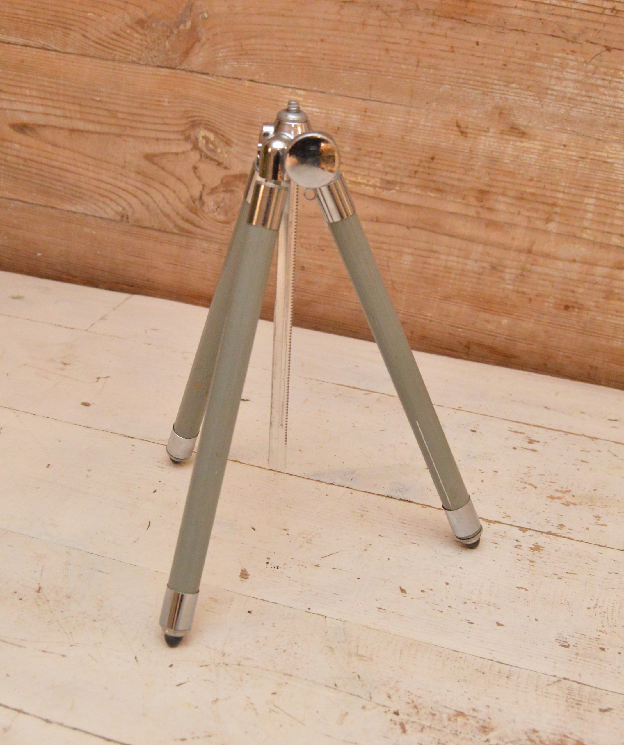 Stary Statyw do aparatu 110cm, metalowy