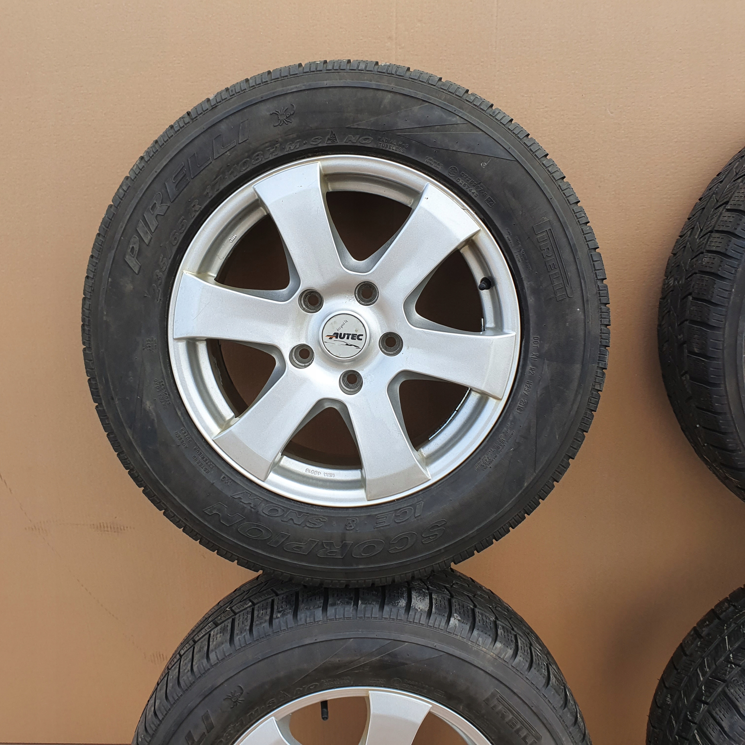 ALUFELGI KOŁA AUTEC 17 5X130 8J ET53 KOMPLET OPONY Rodzaj felg Aluminiowe