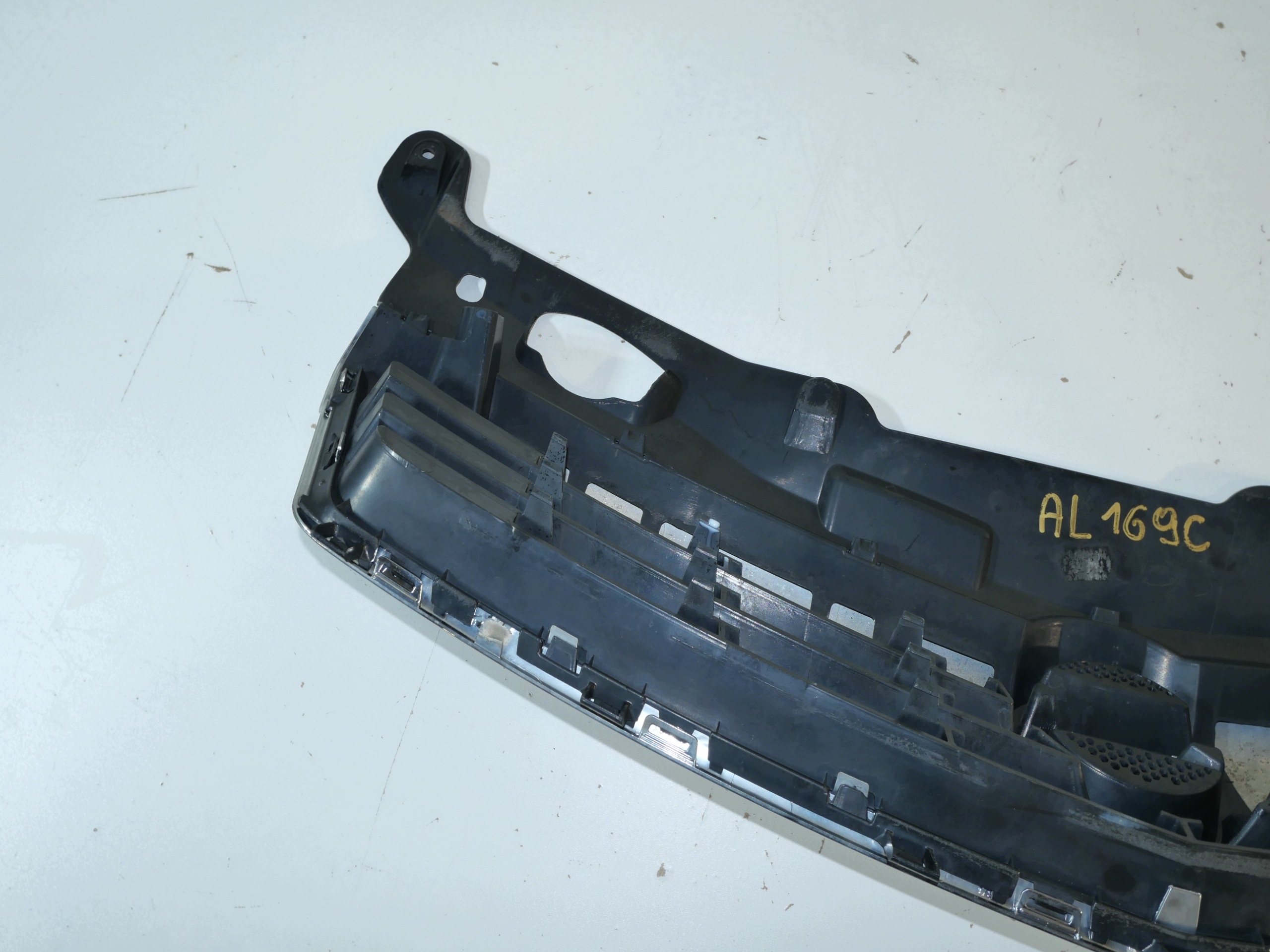 OPEL ASTRA H 3 III 04-08 grill grille radiator 13225775