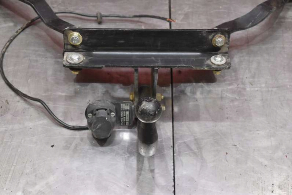 HAK HOLOWNICZY VOLVO V50 03-11 Numer katalogowy producenta VOLVO