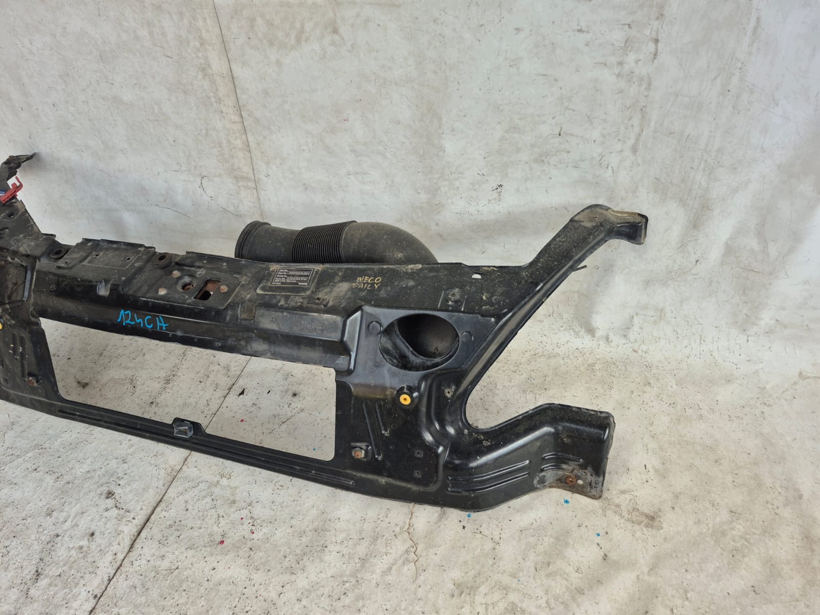 IVECO DAILY III LIFT 11- front body wall front pillar iron