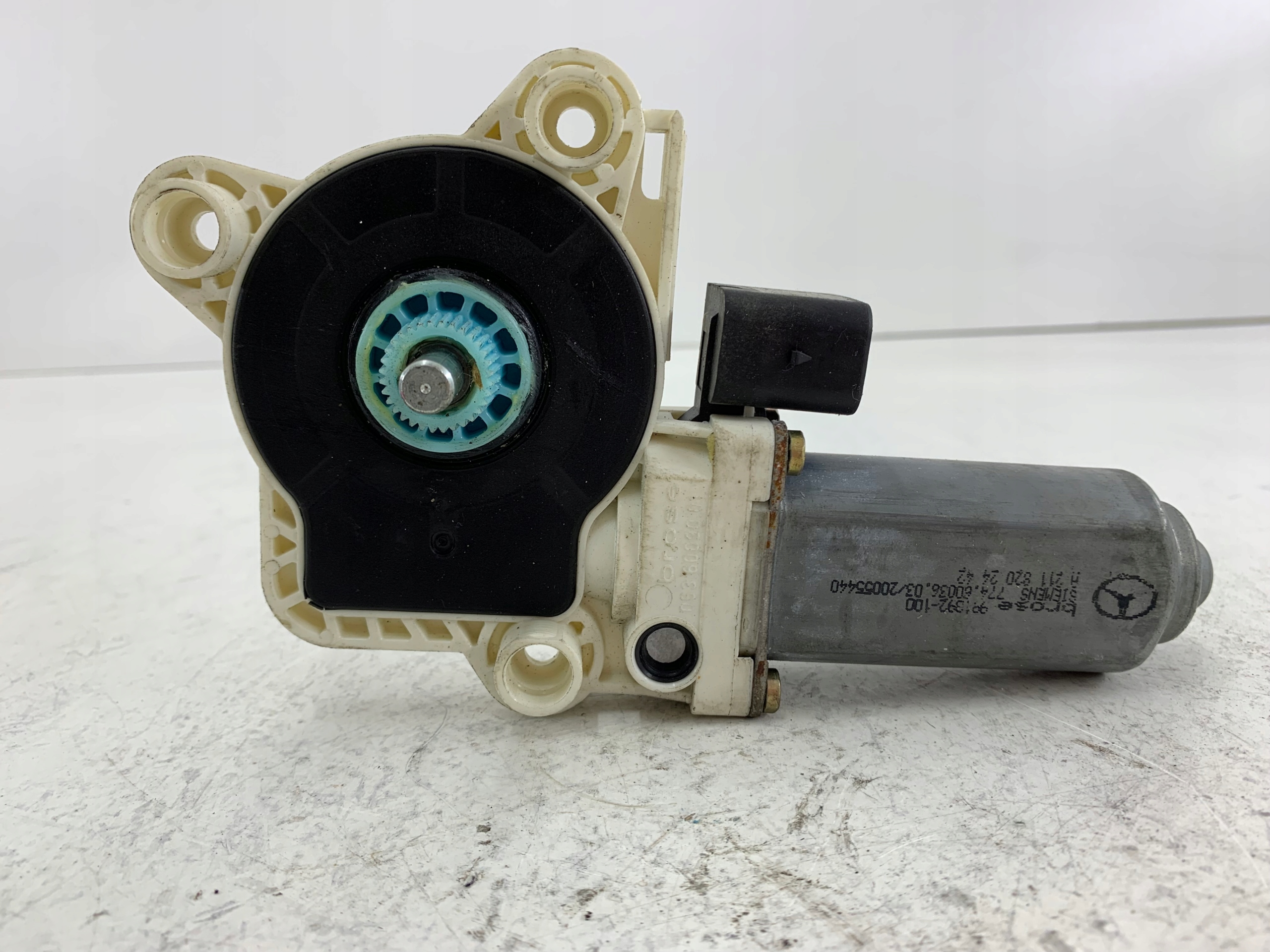 MERCEDES W211 mini motor windows right rear part A2118202442