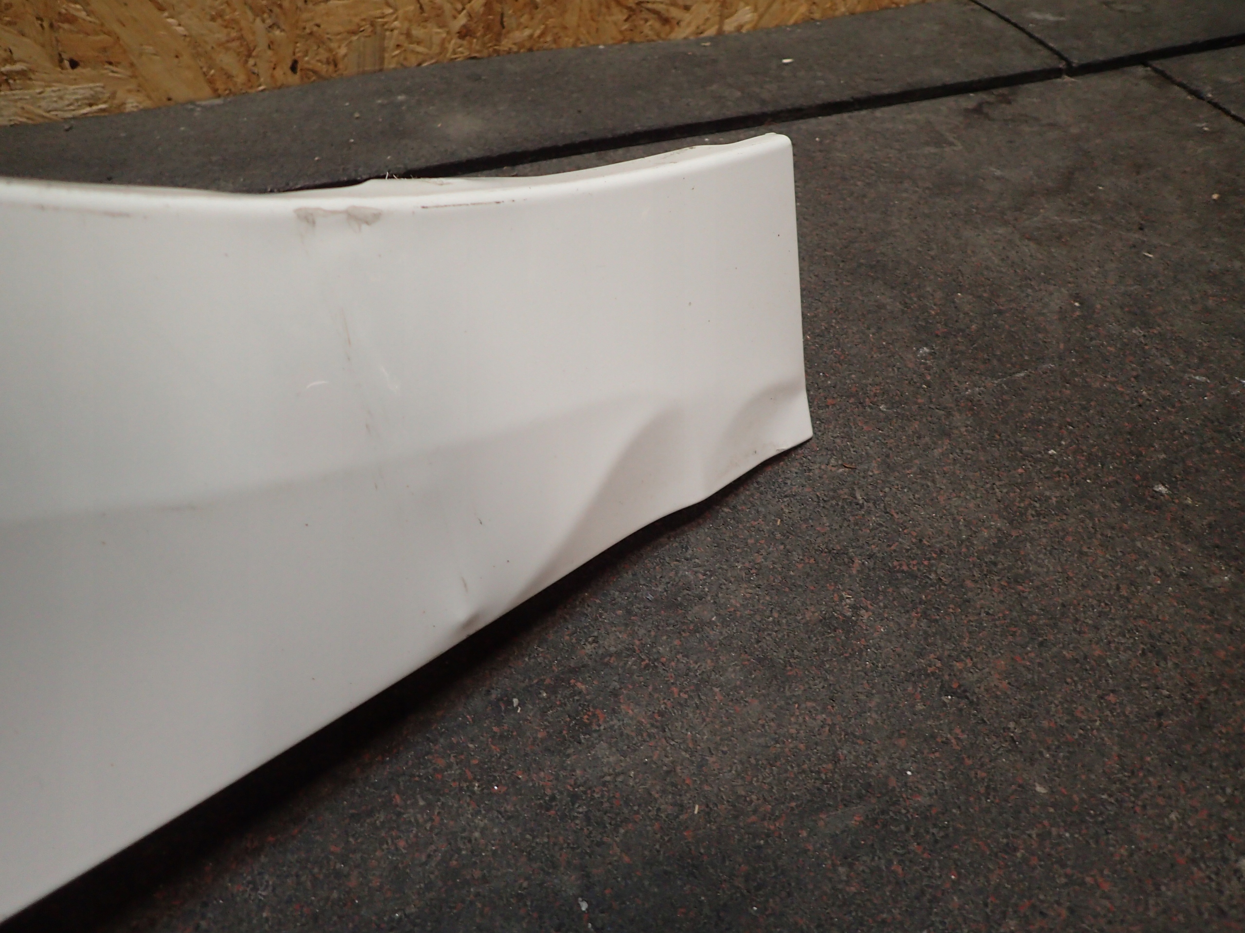 FENDER FRONT RIGHT VW CADDY 2K7 20