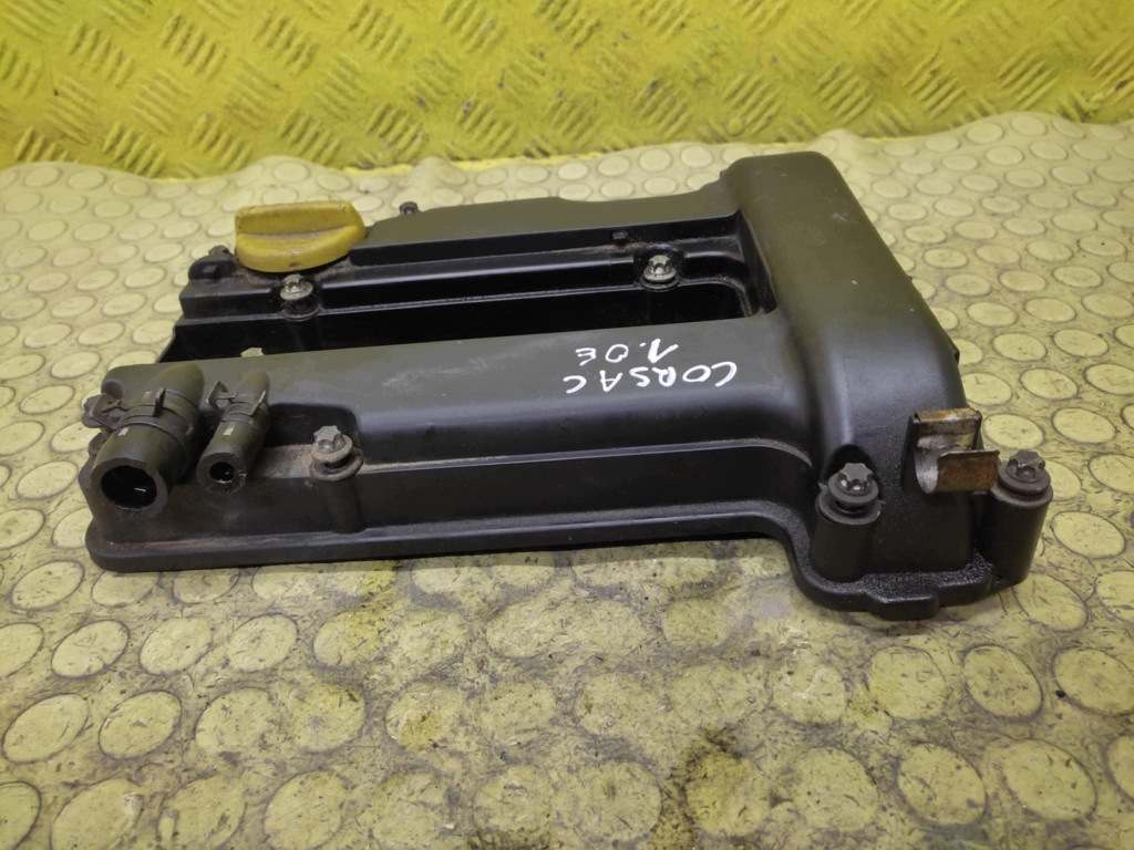 OPEL CORSA C 1.0 valve cover 24403771