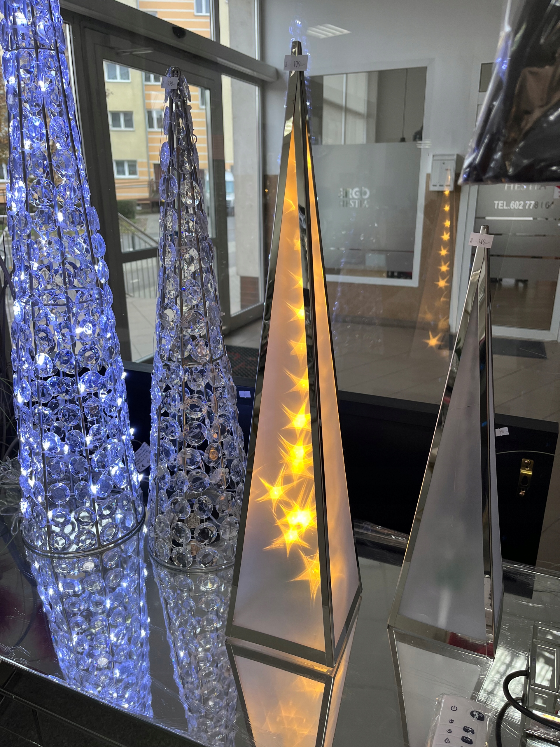 Stożek akrylowy Led kryształki 40 cm Szerokość produktu 14 cm